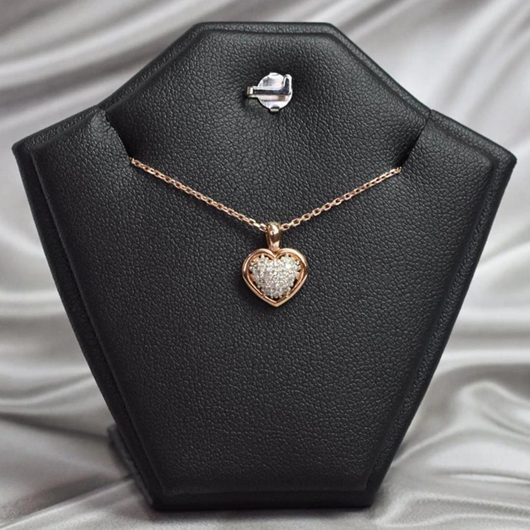 Women's or Men's 14k Gold Diamond Heart Necklace Valentine Jewelry For Sale