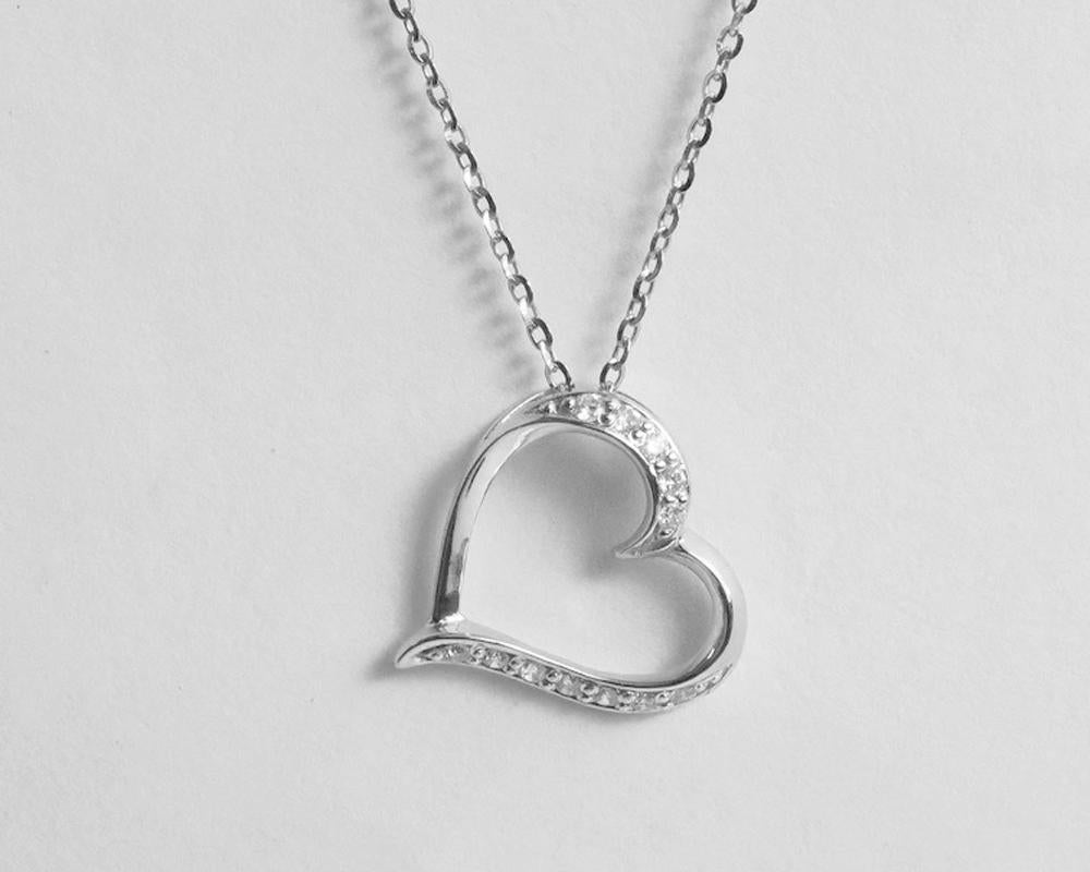 Modern 14k Gold Diamond Heart Pendant Necklace Valentine Jewelry For Sale