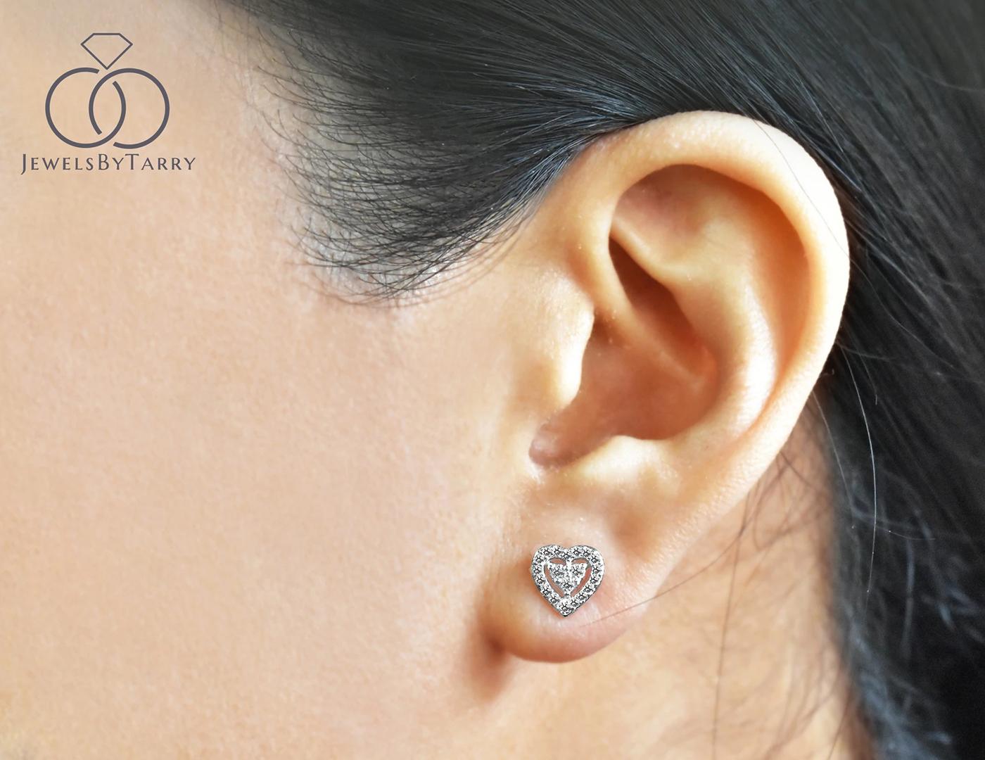 Clous d'oreilles de mariée en or 14 carats avec diamants en forme de cœur en vente 2