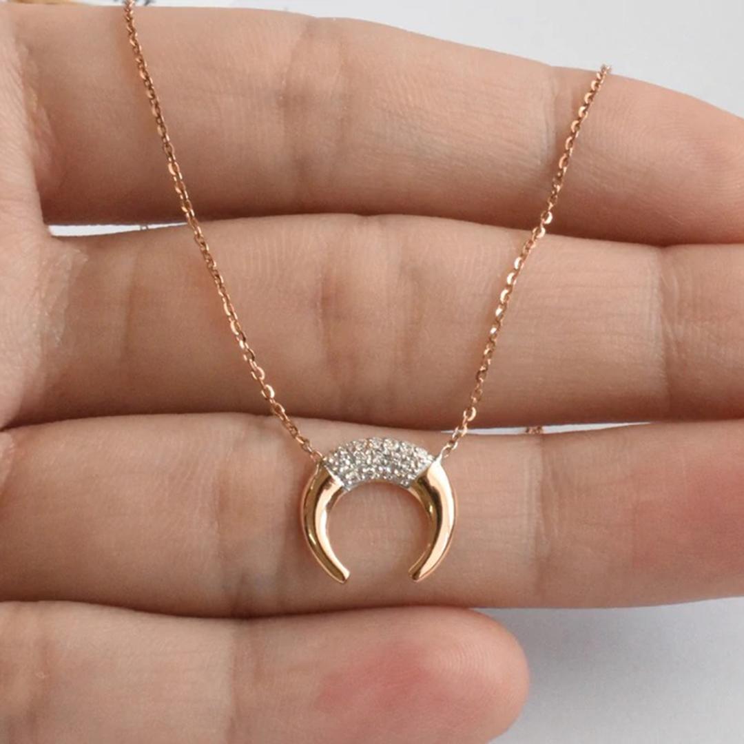 Round Cut 14k Gold Diamond Horn Necklace Dainty Crescent Moon Diamond Necklace For Sale