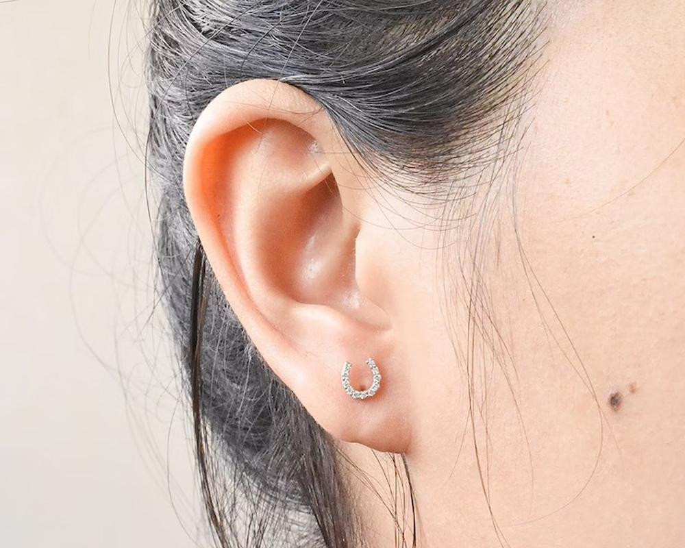 14k Gold Diamant Hufeisen-Ohrstecker, Hufeisen, minimalistisch, jeden Tag im Angebot 1