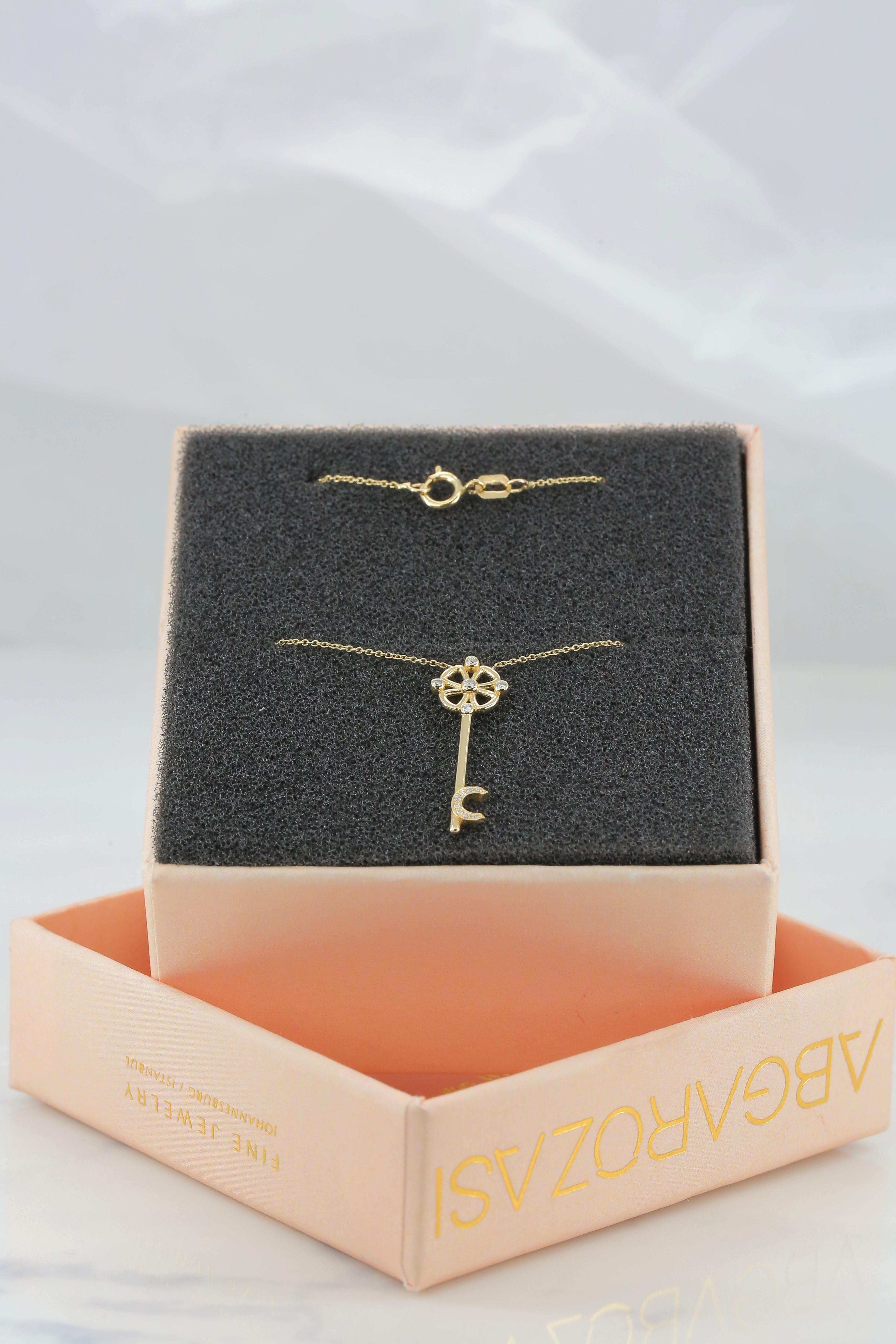 Round Cut 14K Gold Diamond Key Charm Necklace For Sale