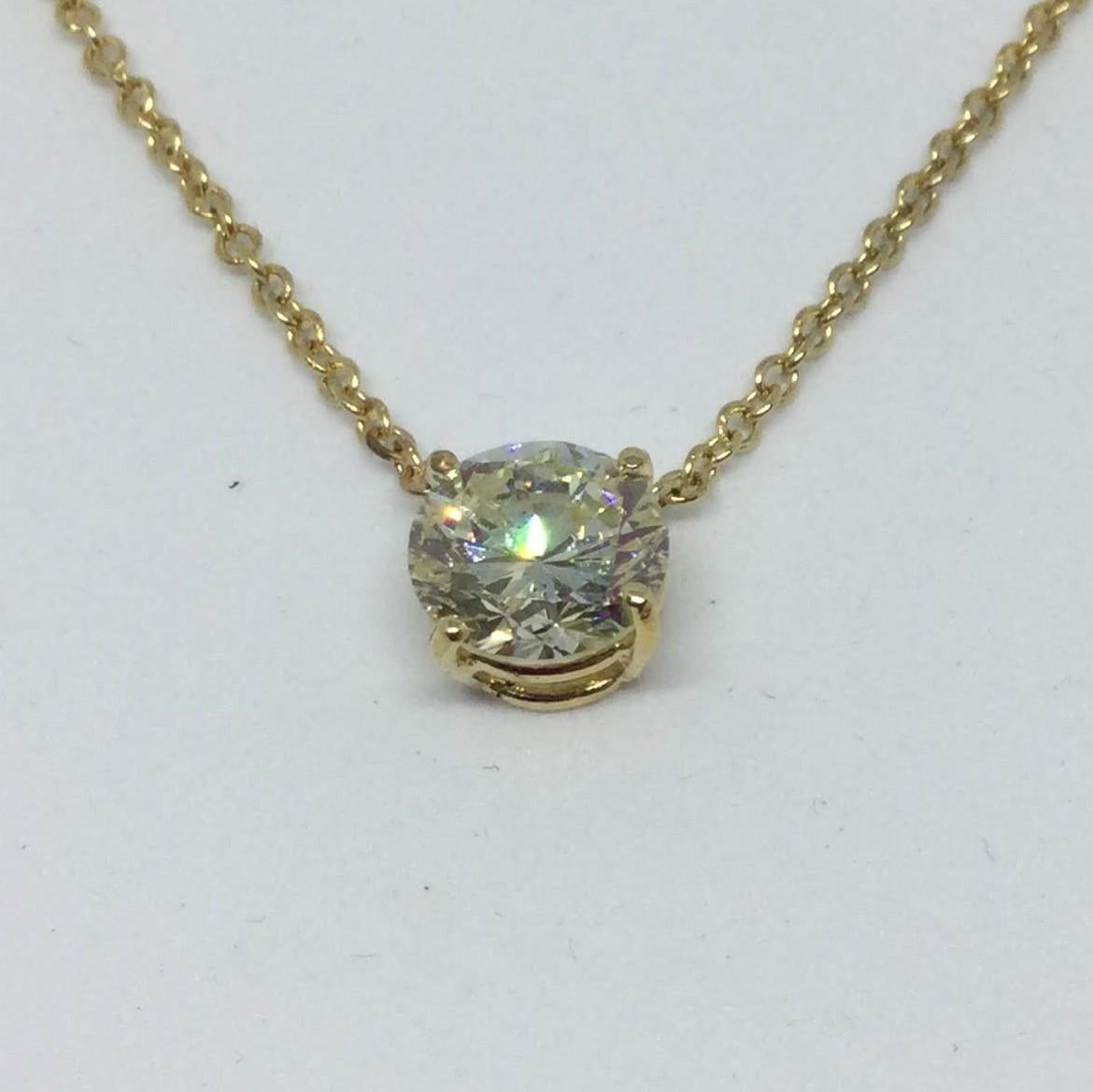 Round Cut 14 Karat Gold Diamond Pendant Necklace For Sale
