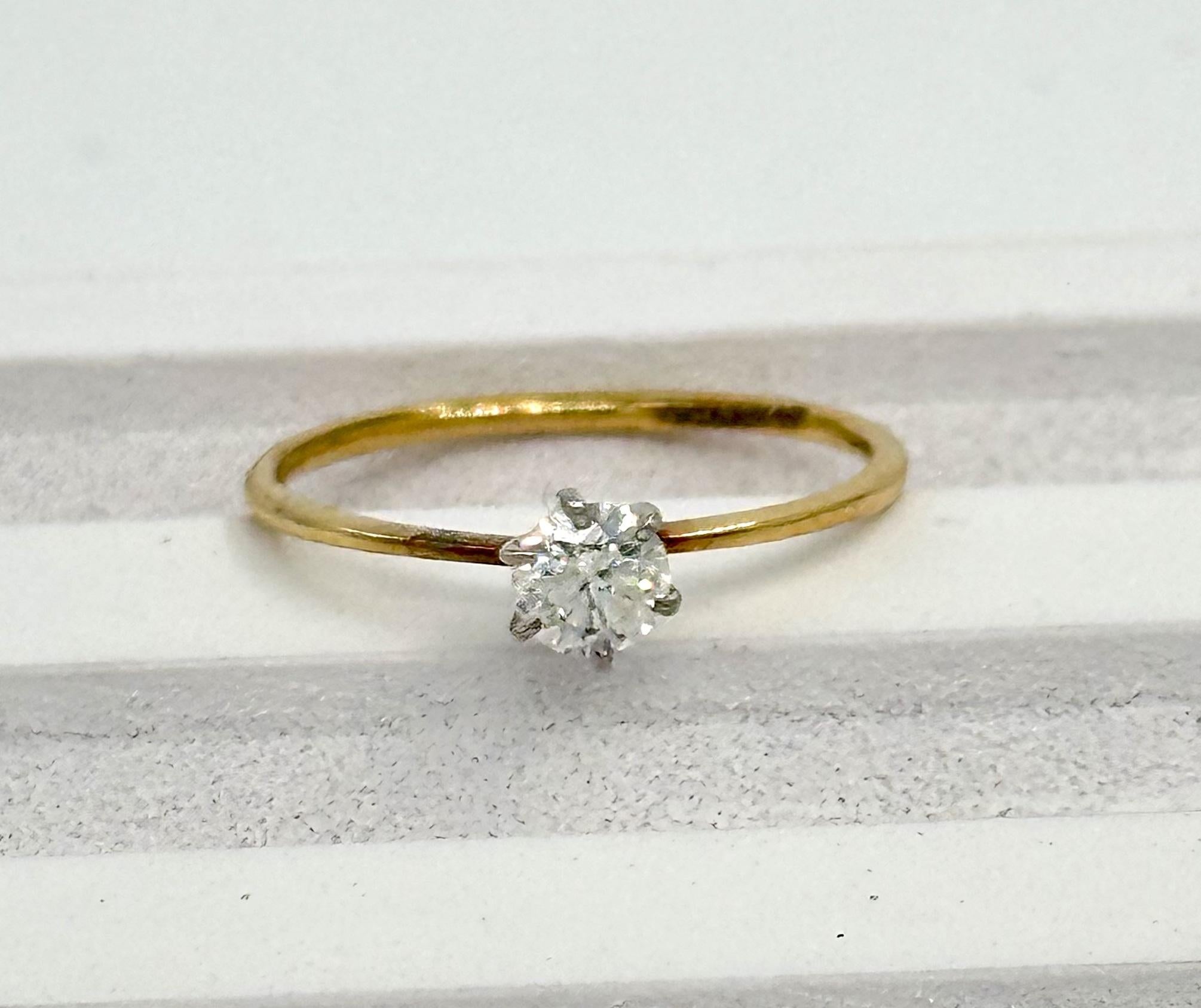 Bague solitaire en or 14 carats avec diamant certifié IGI Neuf - En vente à Delhi, DL