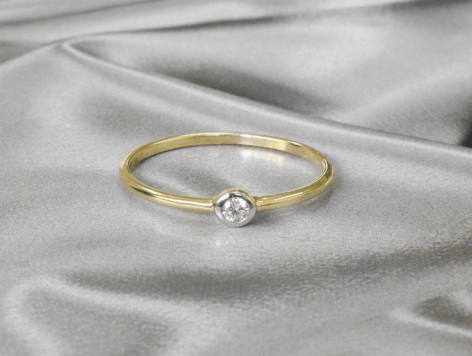 For Sale:  14k Gold Diamond Round Diamond Bezel Set Ring Diamond Solitaire Ring 3