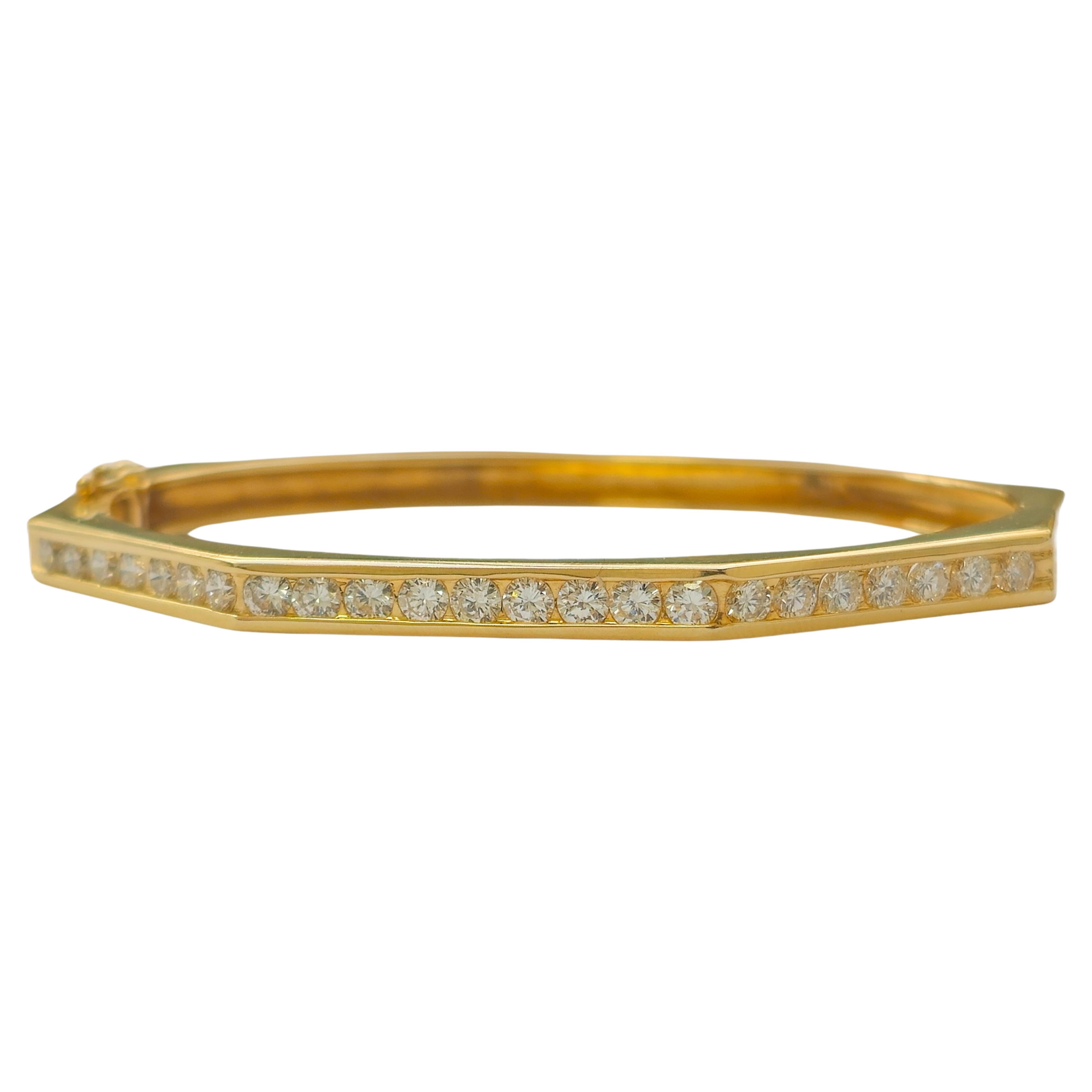 14k Gold Diamond Round Bangle Bracelet For Sale