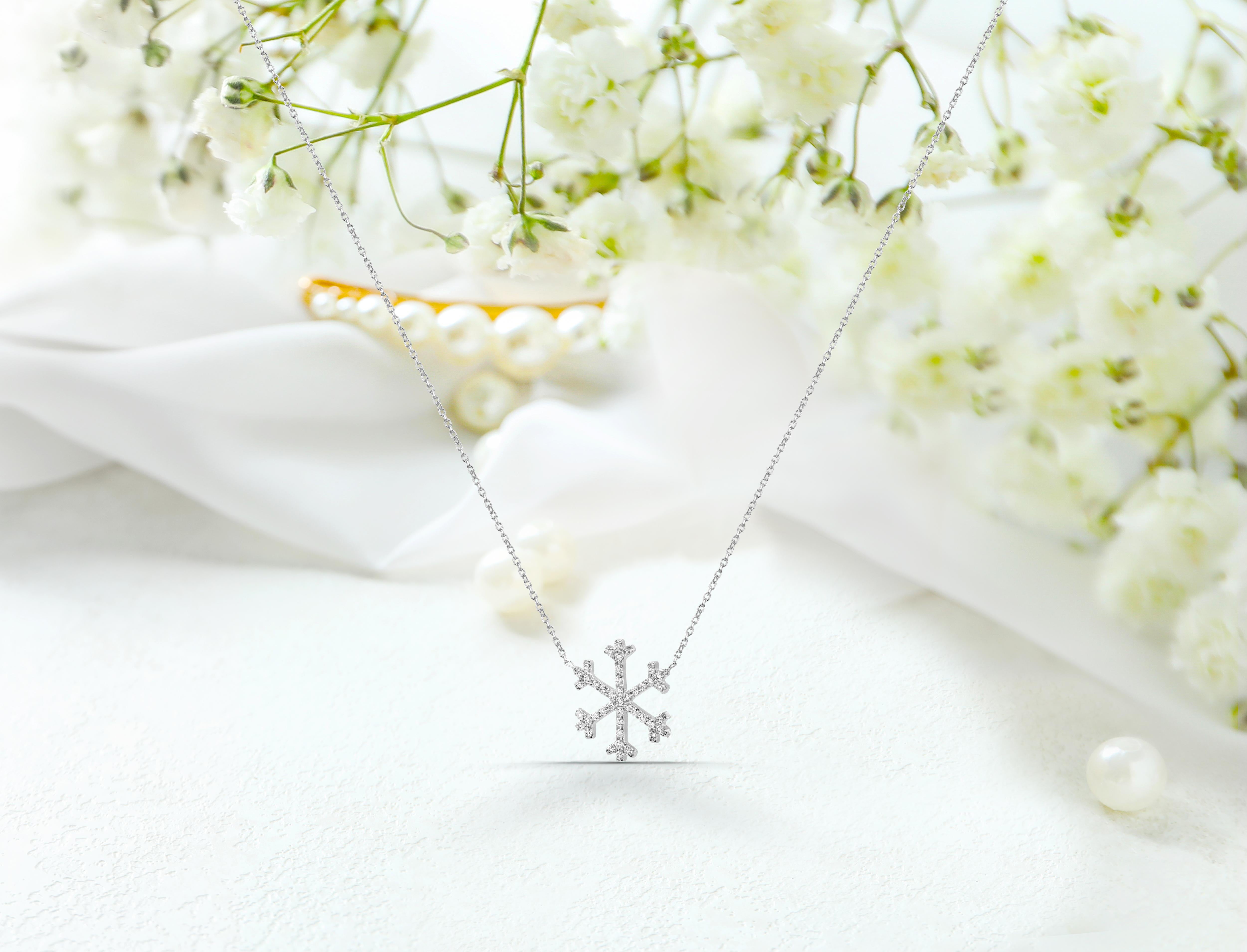14k Gold Diamond Snowflake Necklace Winter Snowflake Christmas Gift For Sale 6