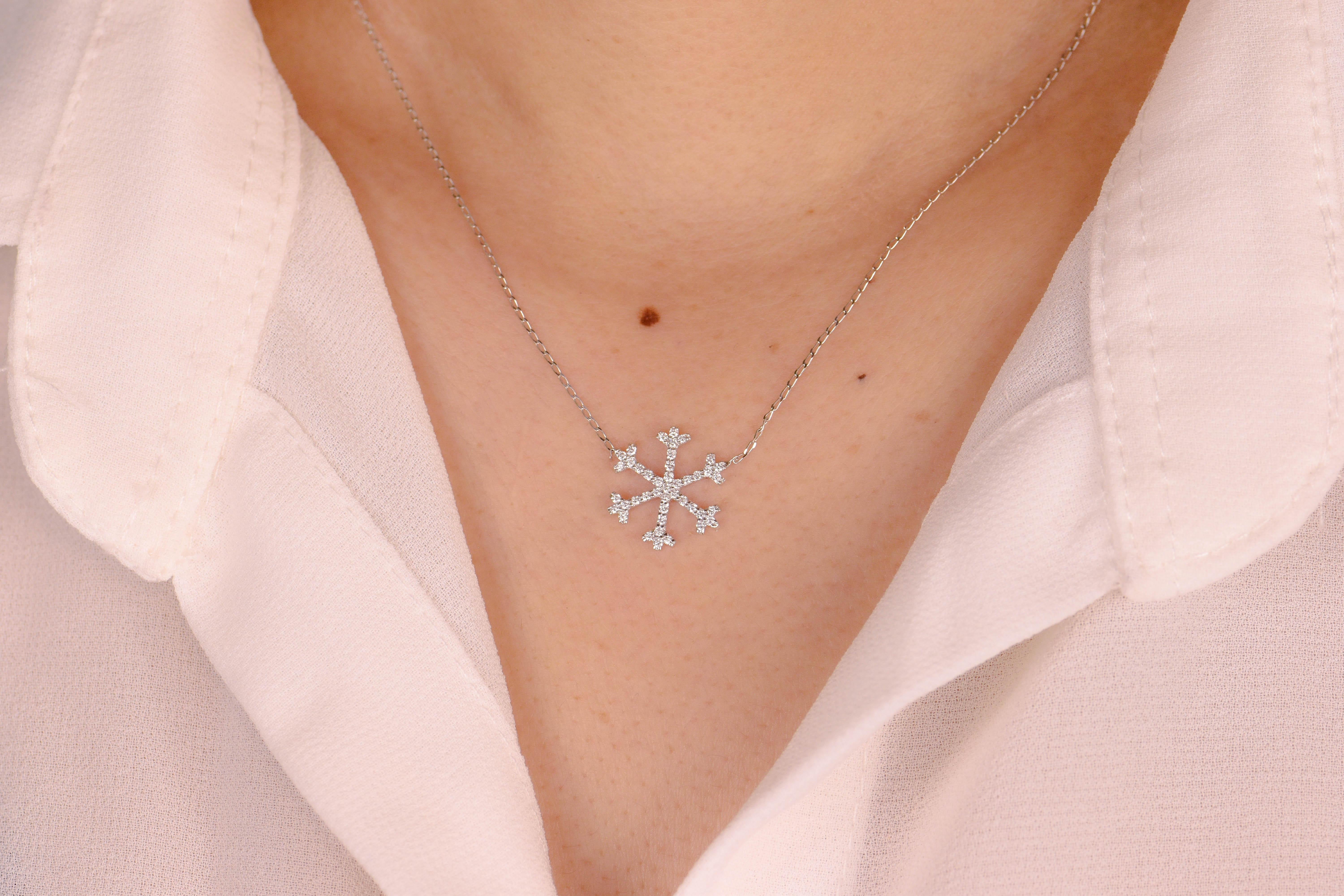 14k Gold Diamond Snowflake Necklace Winter Snowflake Christmas Gift For Sale 8