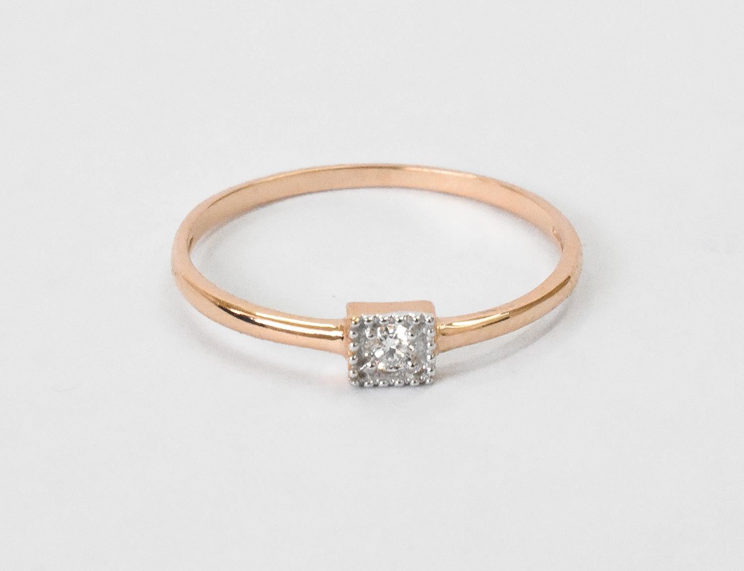 En vente :  Bague de fiançailles solitaire carrée en or 14 carats avec diamants 4