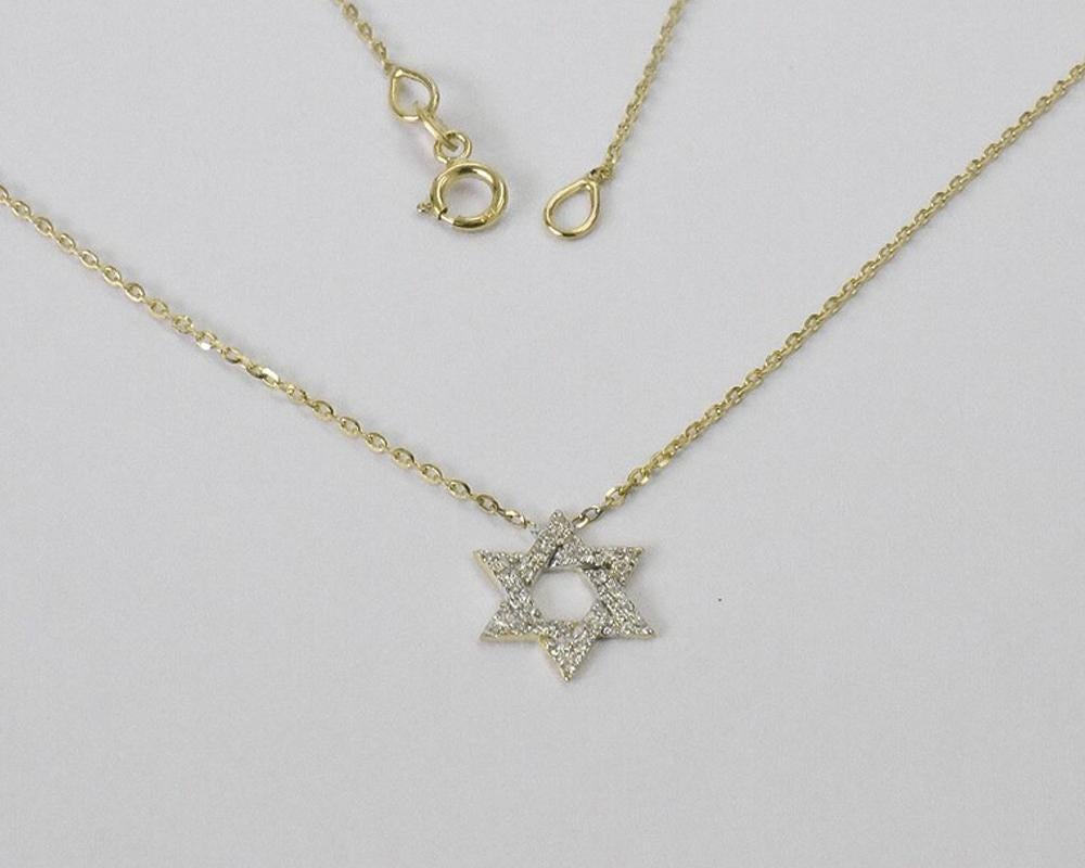 Round Cut 14k Gold Diamond Star Charm Necklace Pave Diamond Star Necklace For Sale