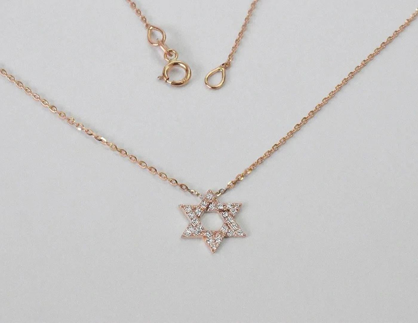 14k Gold Diamond Star Charm Necklace Pave Diamond Star Necklace In New Condition For Sale In Bangkok, TH