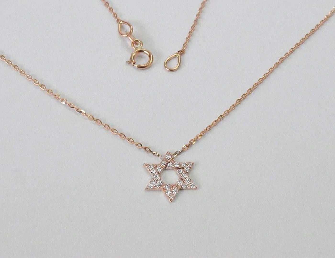 14k Gold Diamond Star Charm Necklace Pave Diamond Star Necklace In New Condition For Sale In Bangkok, TH