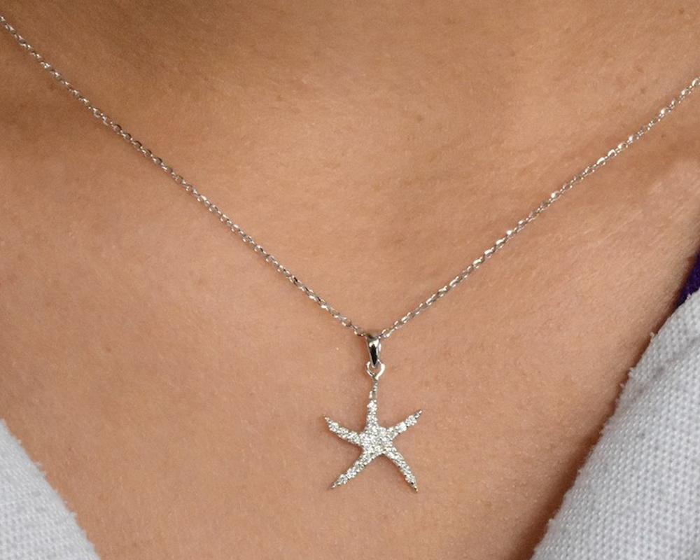Round Cut 14k Gold Diamond Starfish Necklace Ocean Nautical Sea Beach Jewelry For Sale