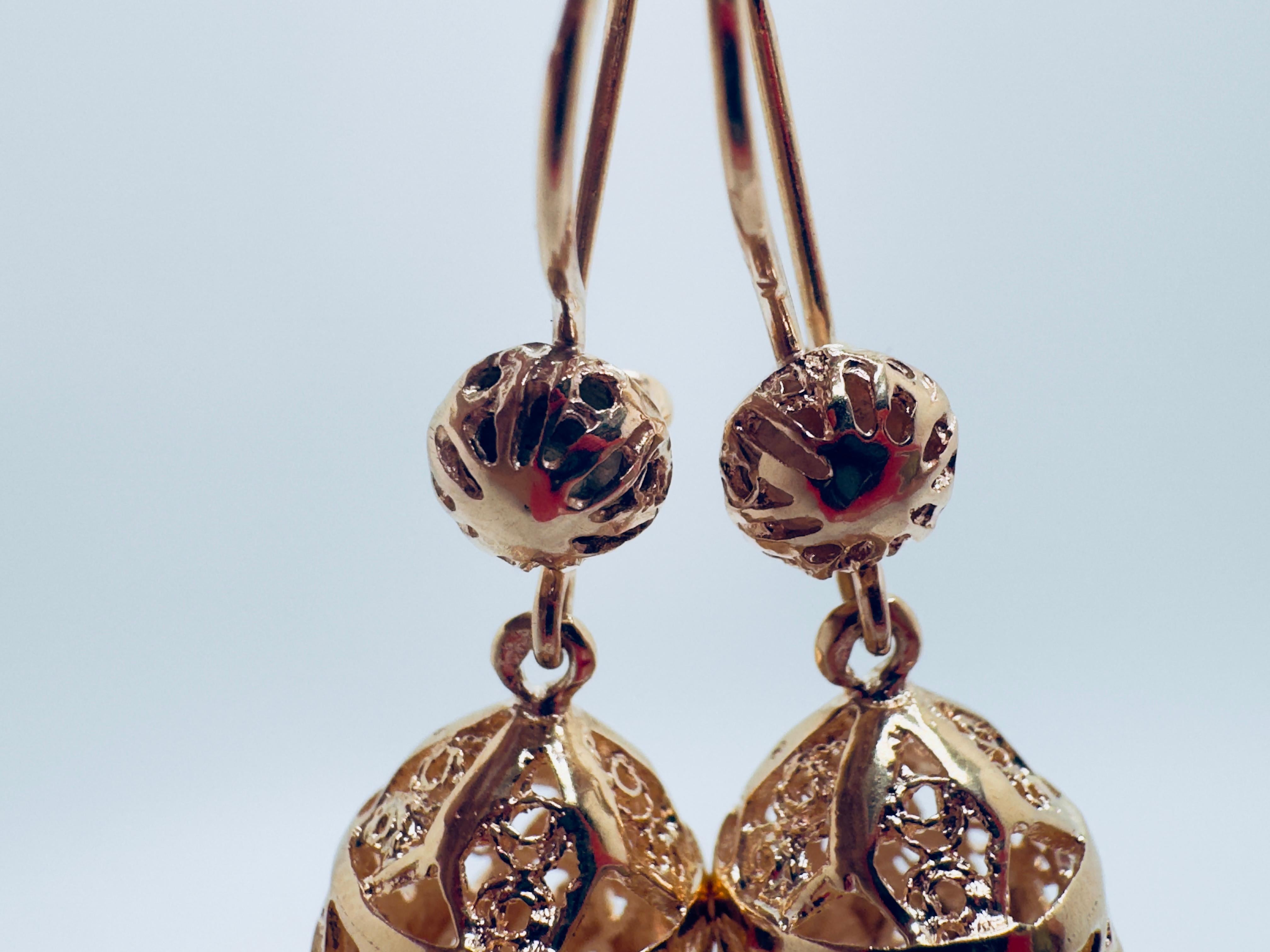 Pendientes colgantes Jhumka de oro de 14 quilates con filigrana de Dubai en Bueno estado para la venta en Palm Desert, CA