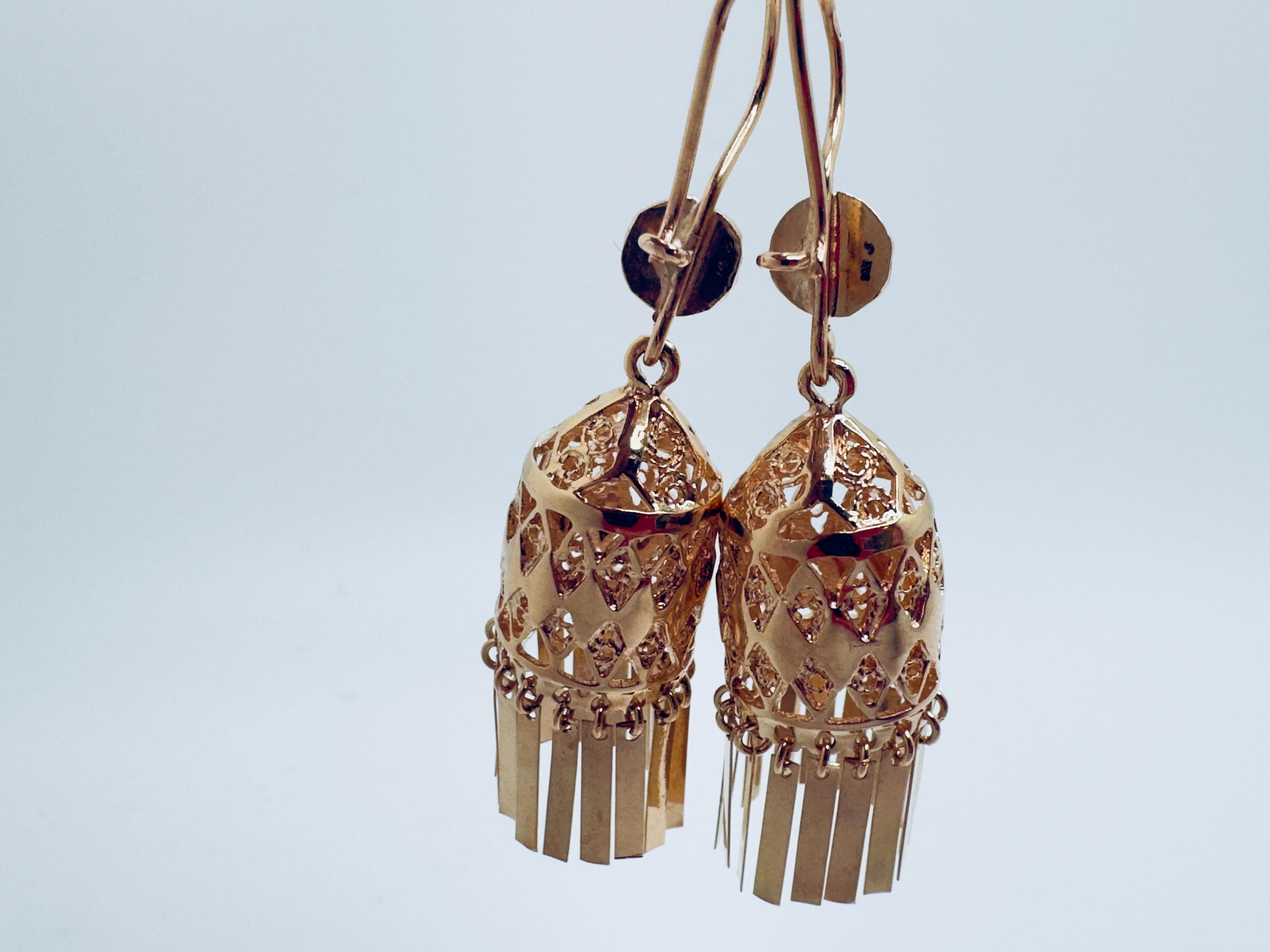 Femenino o masculino Pendientes colgantes Jhumka de oro de 14 quilates con filigrana de Dubai en venta