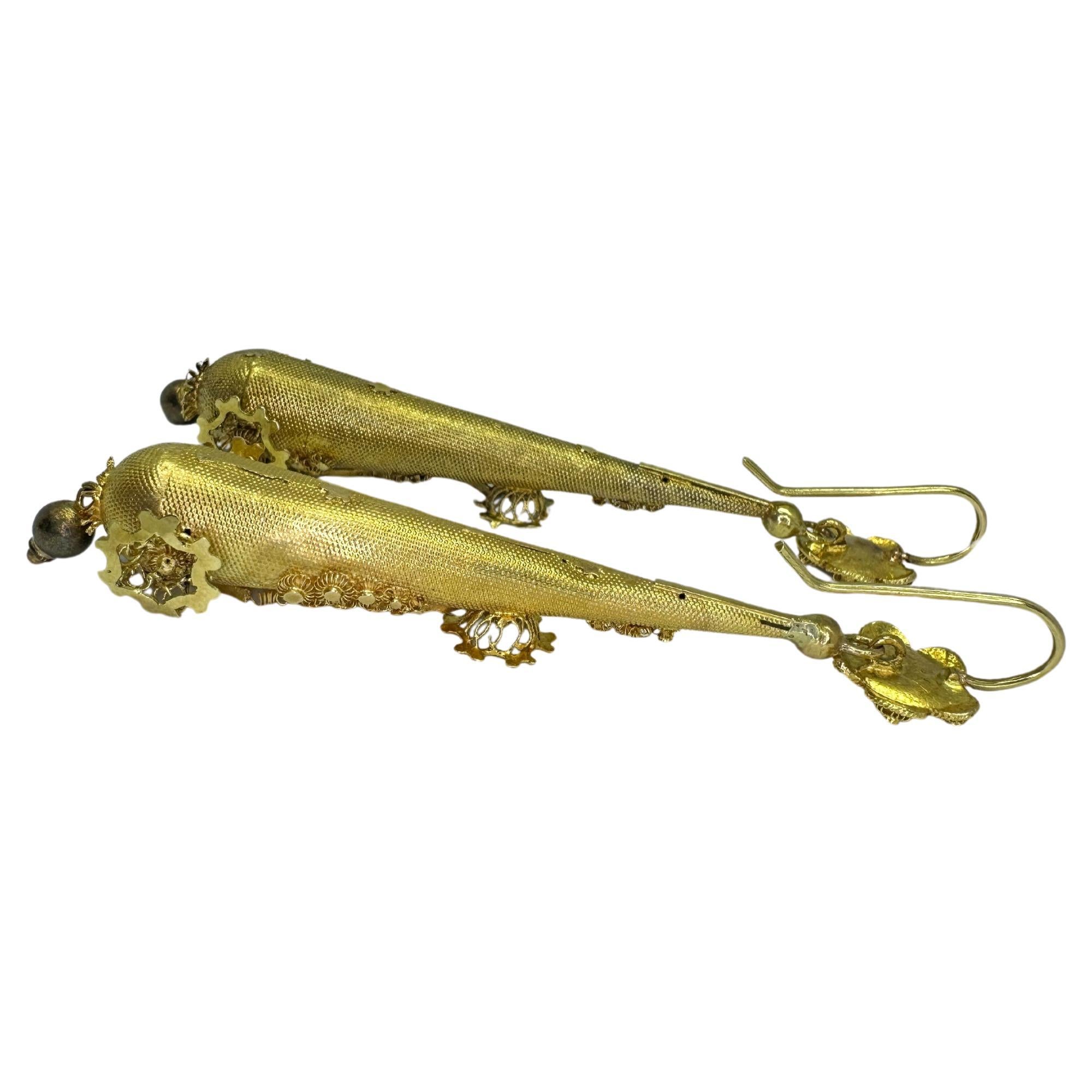 Vittoriano Orecchini in oro 14k in vendita