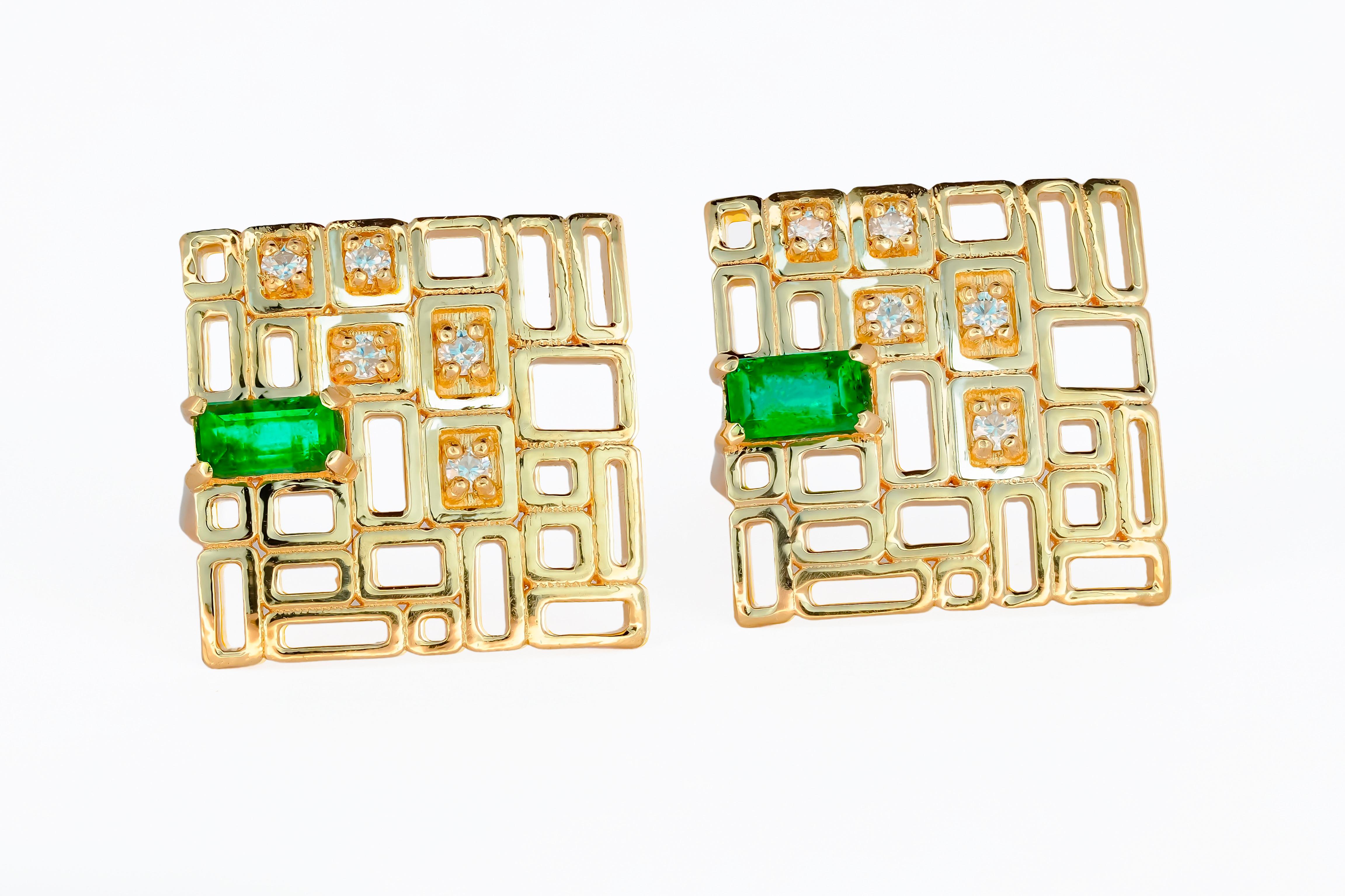 14 karat gold earrings studs with genuine emeralds and diamonds. May birthstone.
Metal: 14 karat gold
Weight: 2.2 g.
Size: 12.20 x 12 mm.
Central stone: 
2 genuine emeralds: weight - 0.15 ct + 0.15 ct = total 0.30 ct, both has a rich green