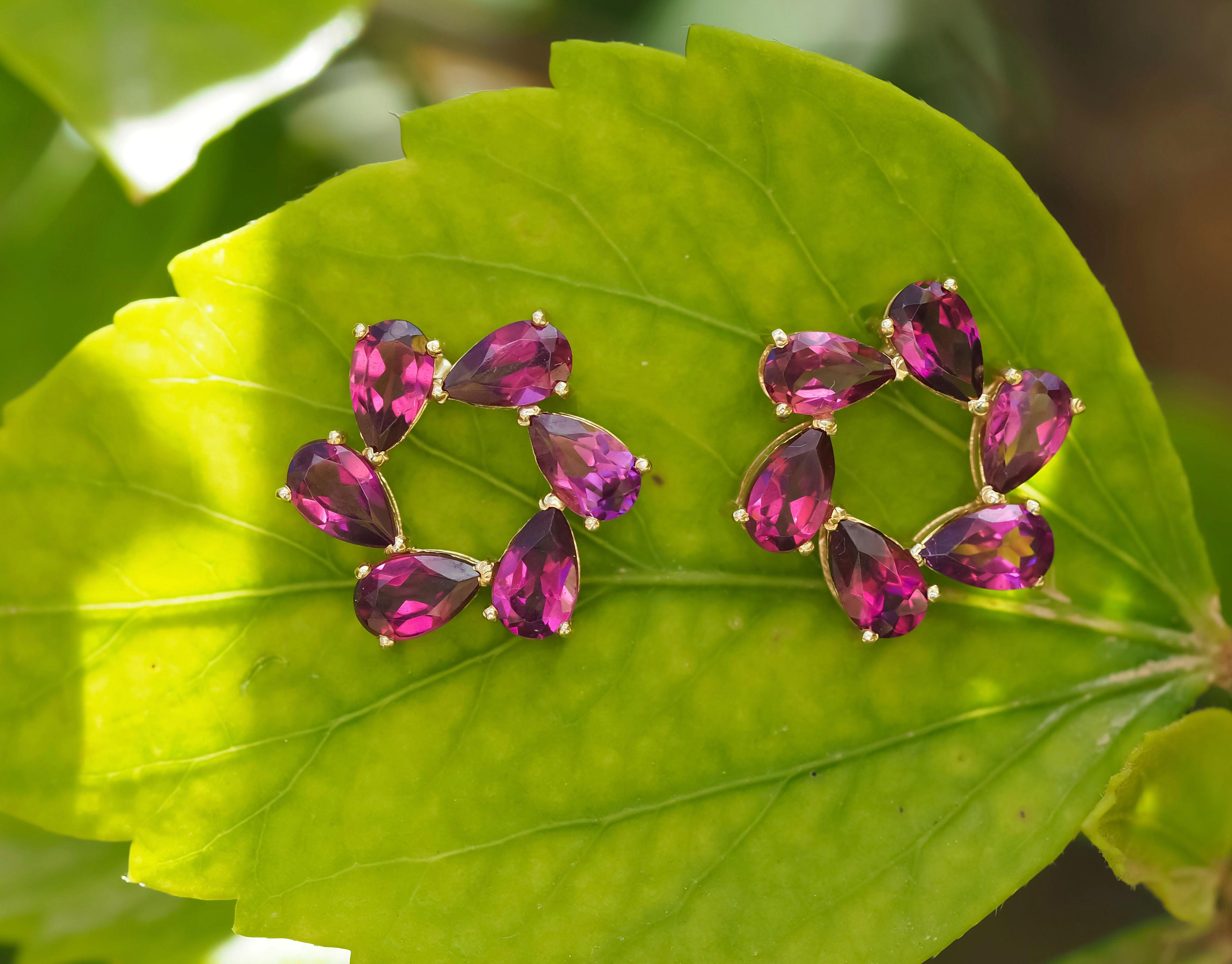 Women's 14k gold earrings studs with garnets