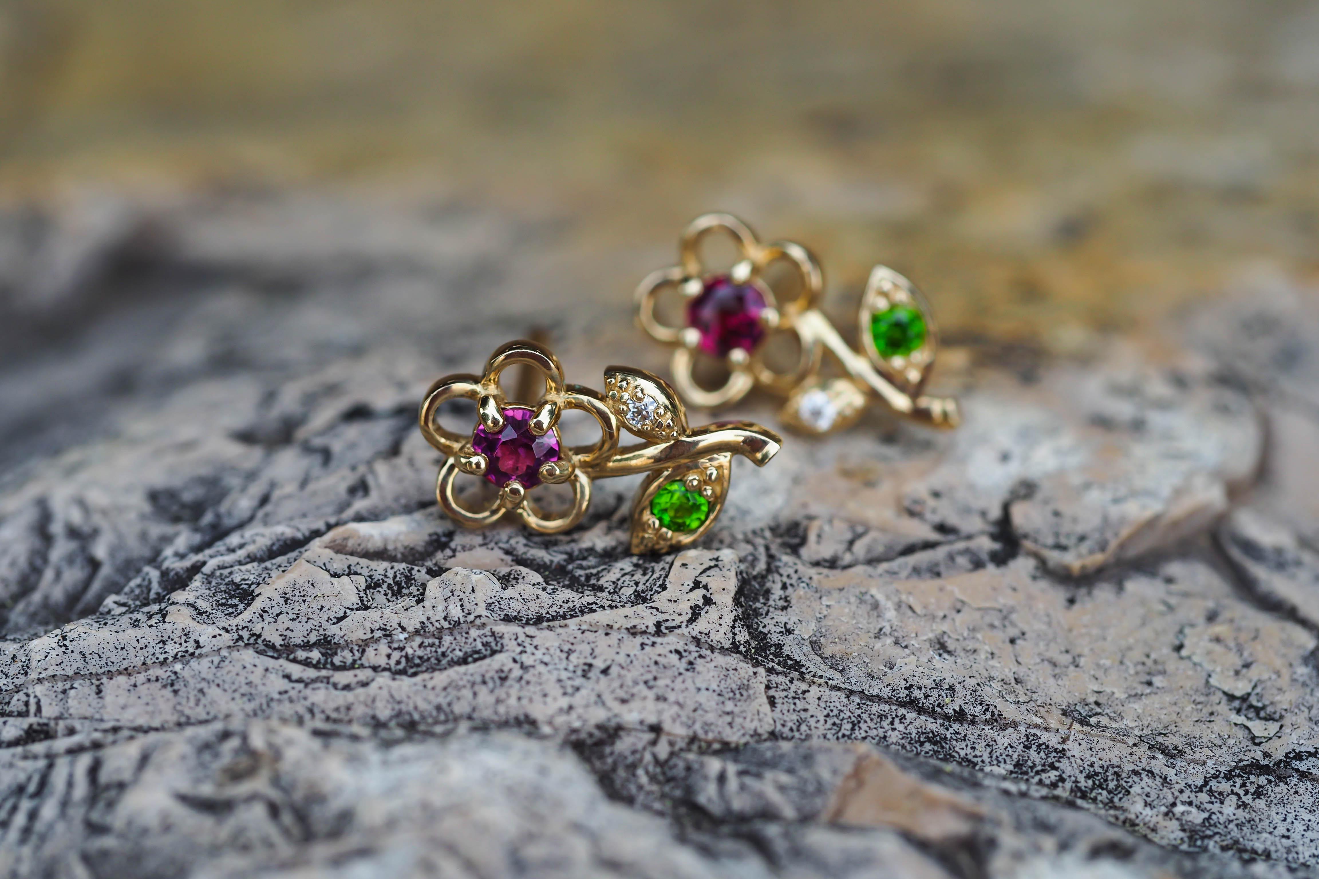 14k Gold Earrings Studs with Garnets, Tsavorites and Diamonds For Sale 5