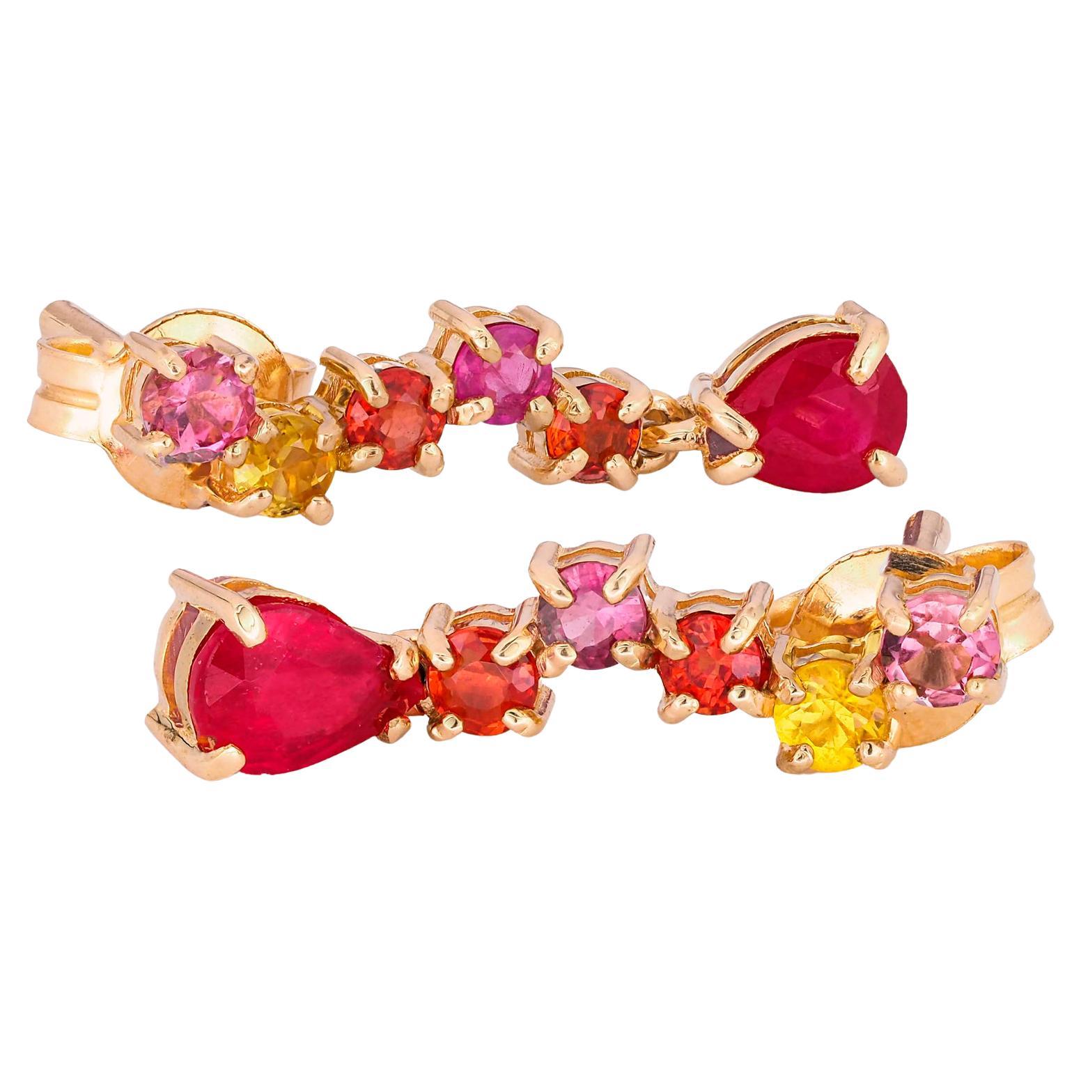 Clous d'oreilles en or 14 carats avec saphirs multicolores et rubis en vente