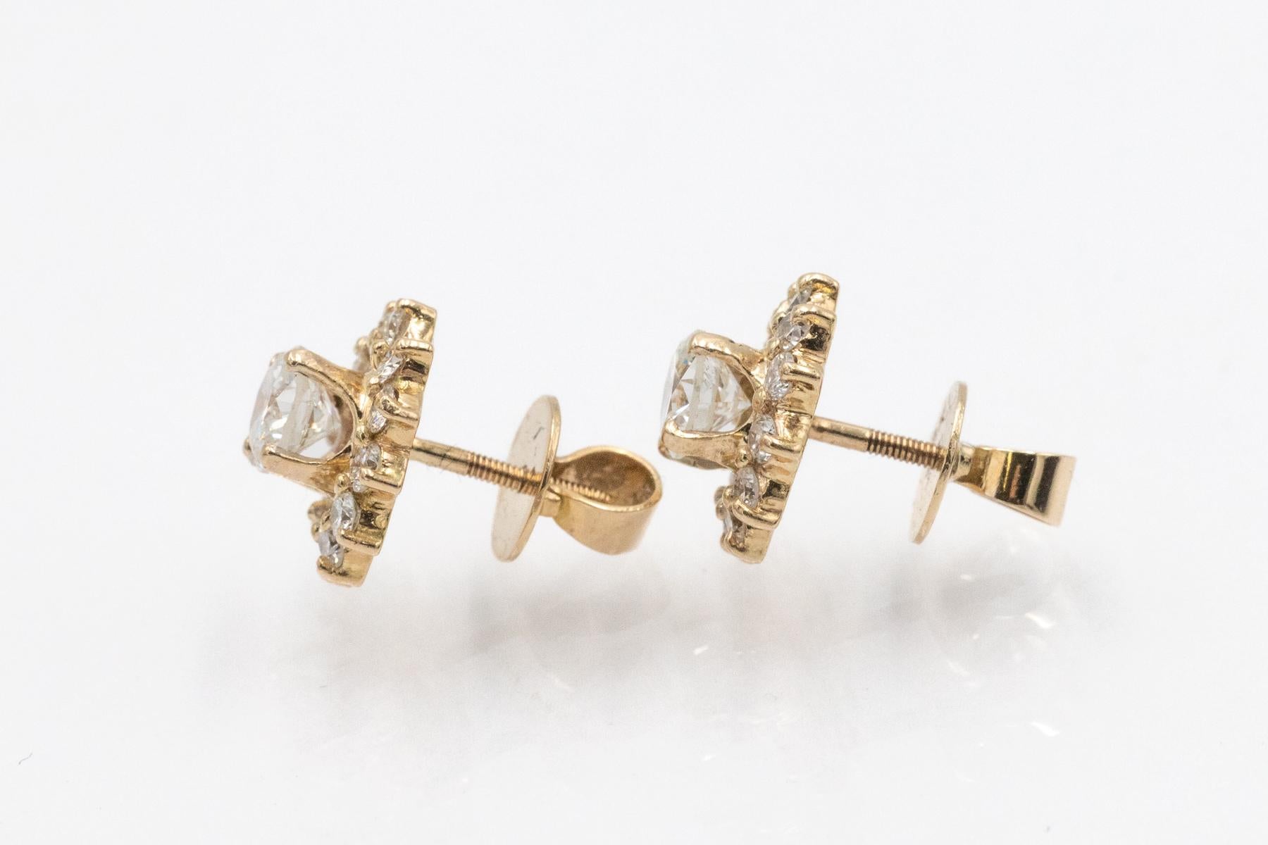 Orecchini in oro 14k con diamanti per un totale di 1,70 carati. in vendita 1