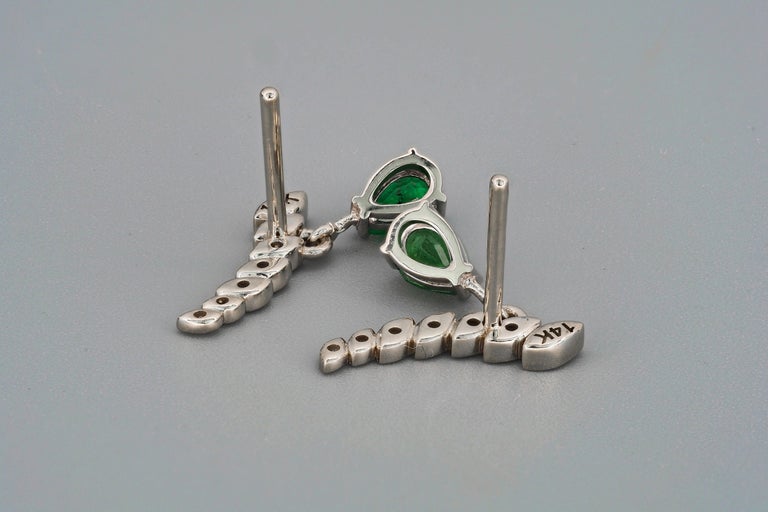 Pear emerald earrings studs. Emerald and diamonds earrings. For Sale 9