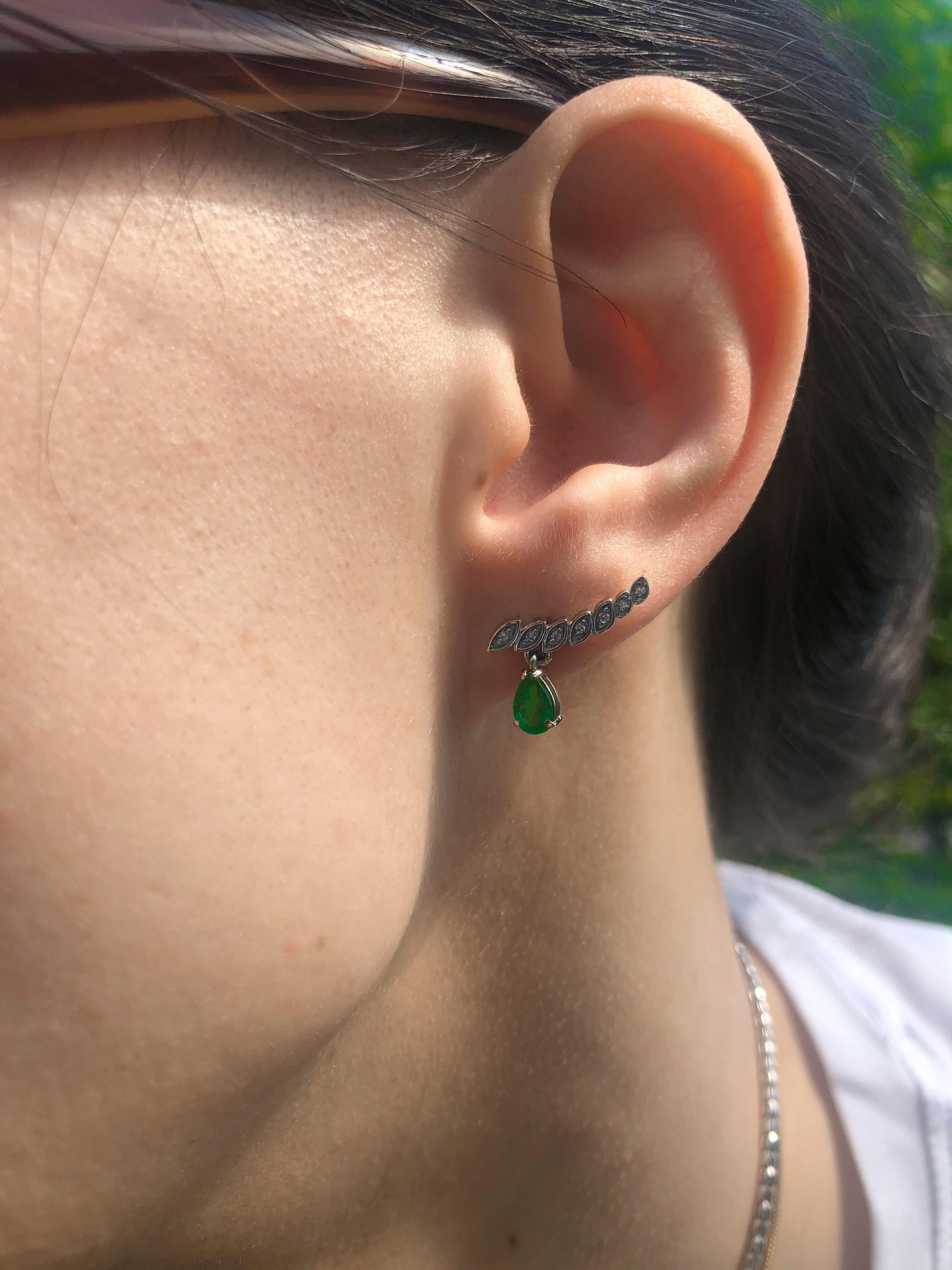 Pear emerald earrings studs. Emerald and diamonds earrings. For Sale 8