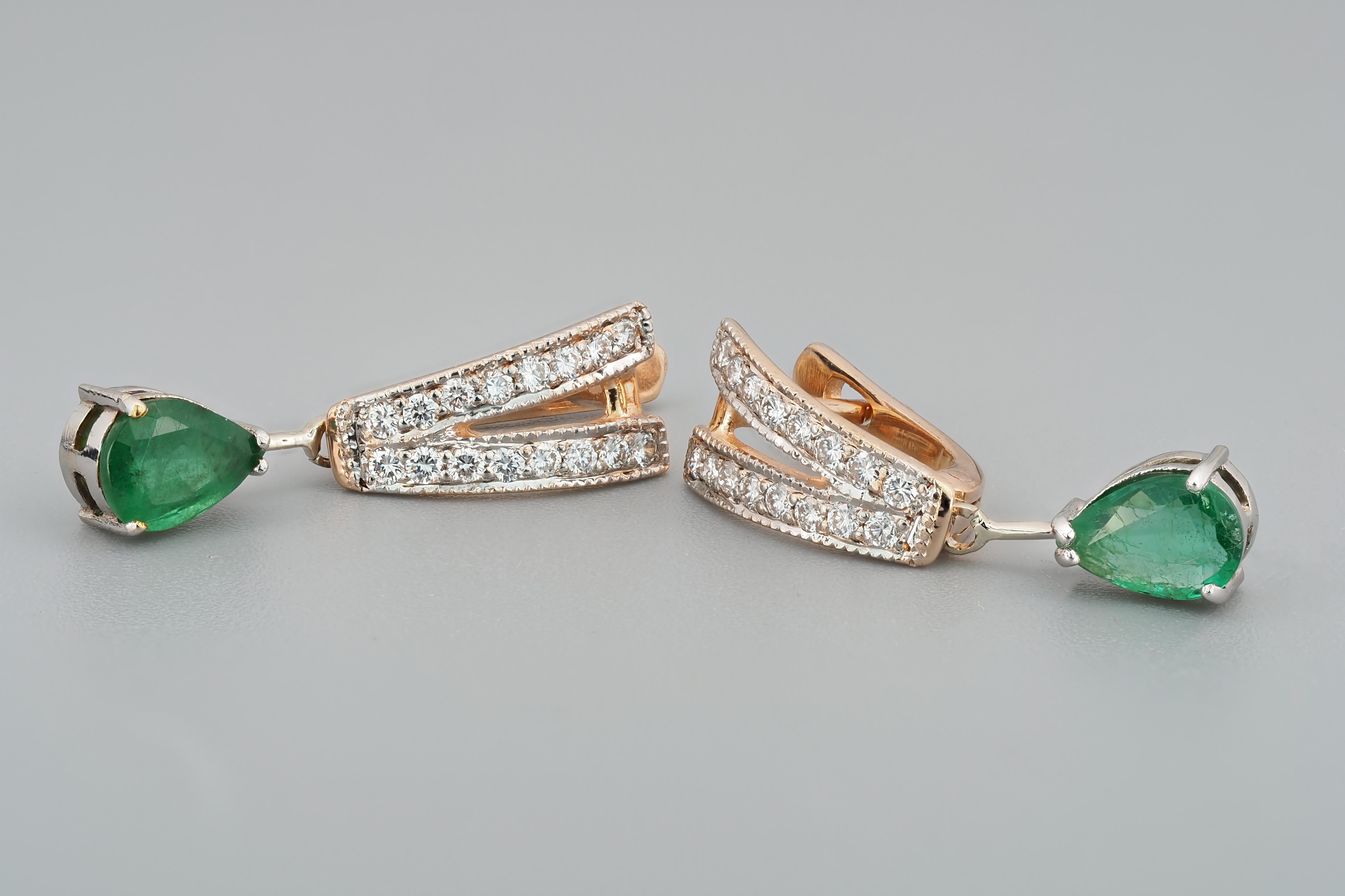 14k Gold Earrings with Pear Emeralds and Diamonds In New Condition For Sale In Istanbul, TR