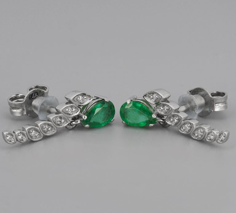 Pear emerald earrings studs. Emerald and diamonds earrings. For Sale 5