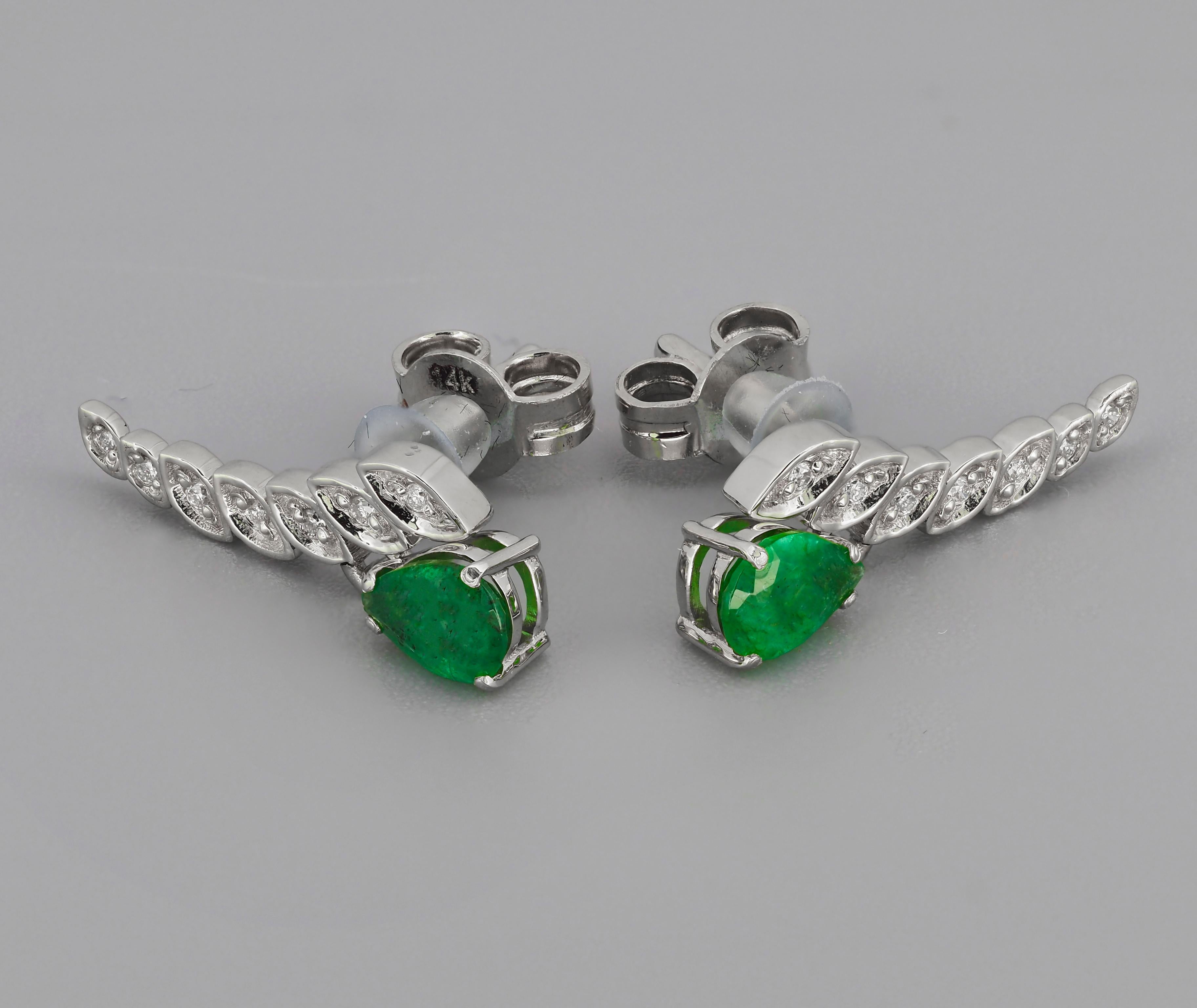 Pear emerald earrings studs. Emerald and diamonds earrings. For Sale 5