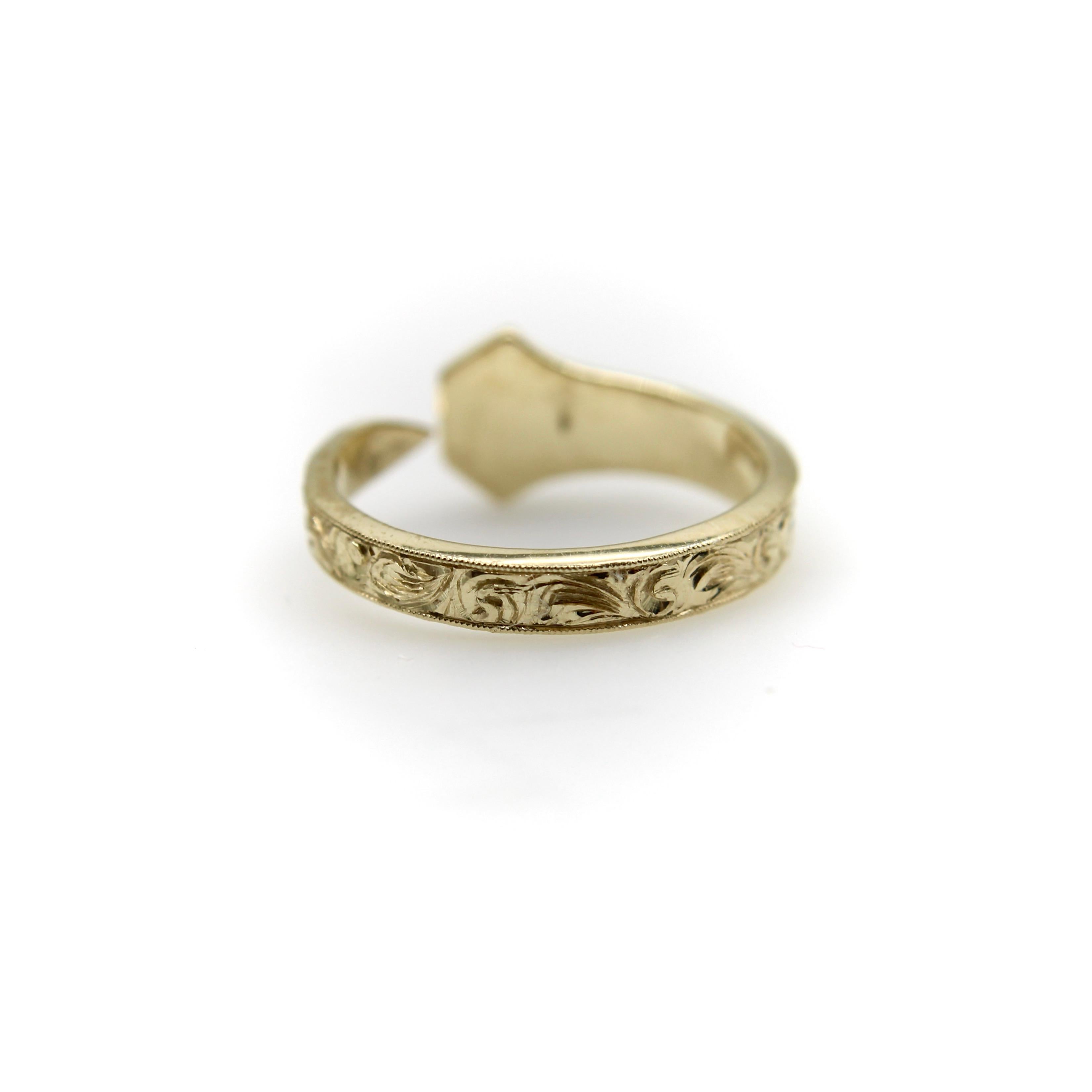 14K Gold Edwardian-inspiriert Hand graviert Nagel Ring mit Diamanten und Milgrain im Zustand „Neu“ in Venice, CA
