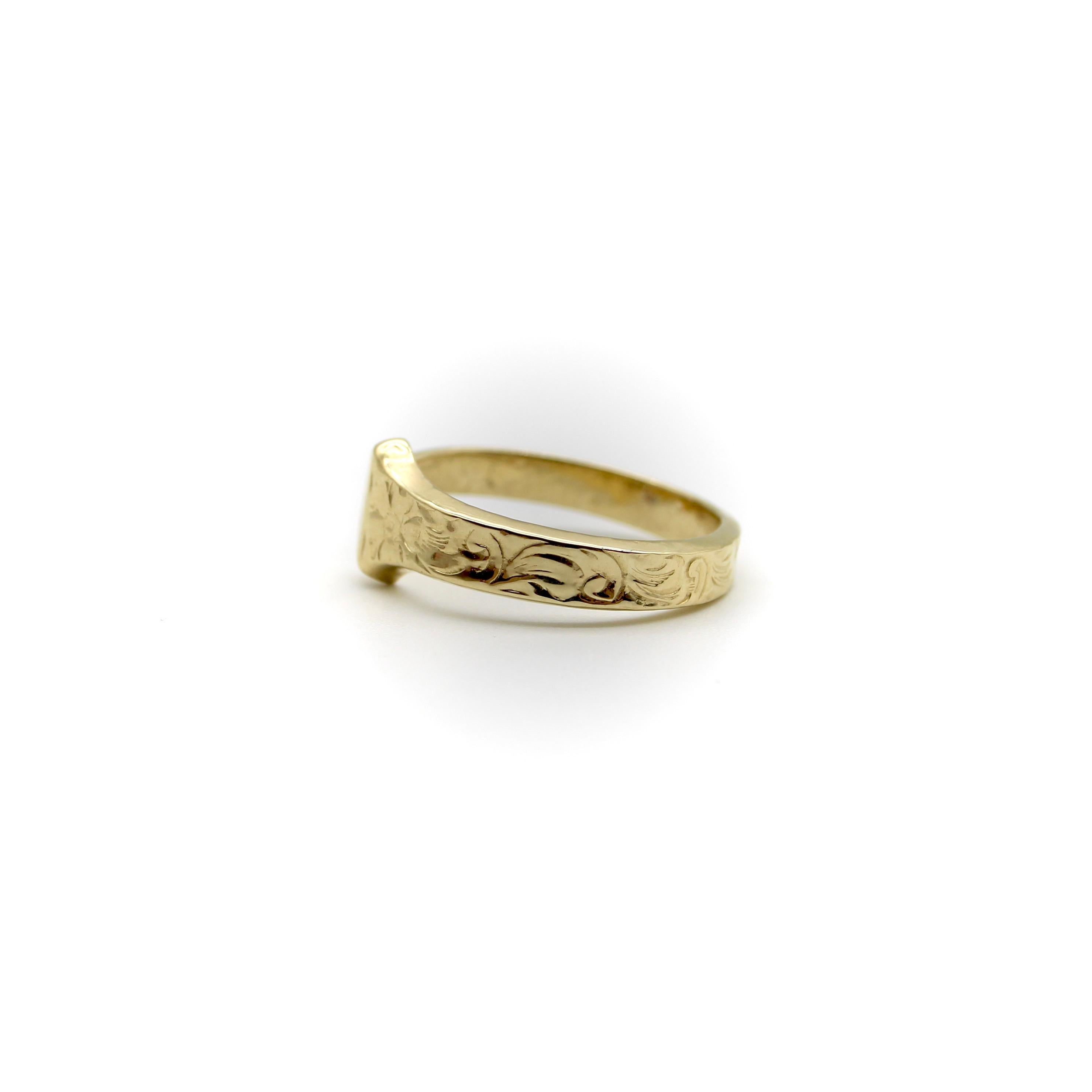 14K Gold Edwardian-Inspired Lucky Nail Ring In New Condition For Sale In Venice, CA