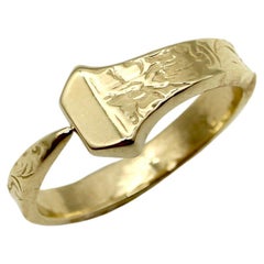 Anillo de oro de 14 quilates inspirado en la uña de la suerte