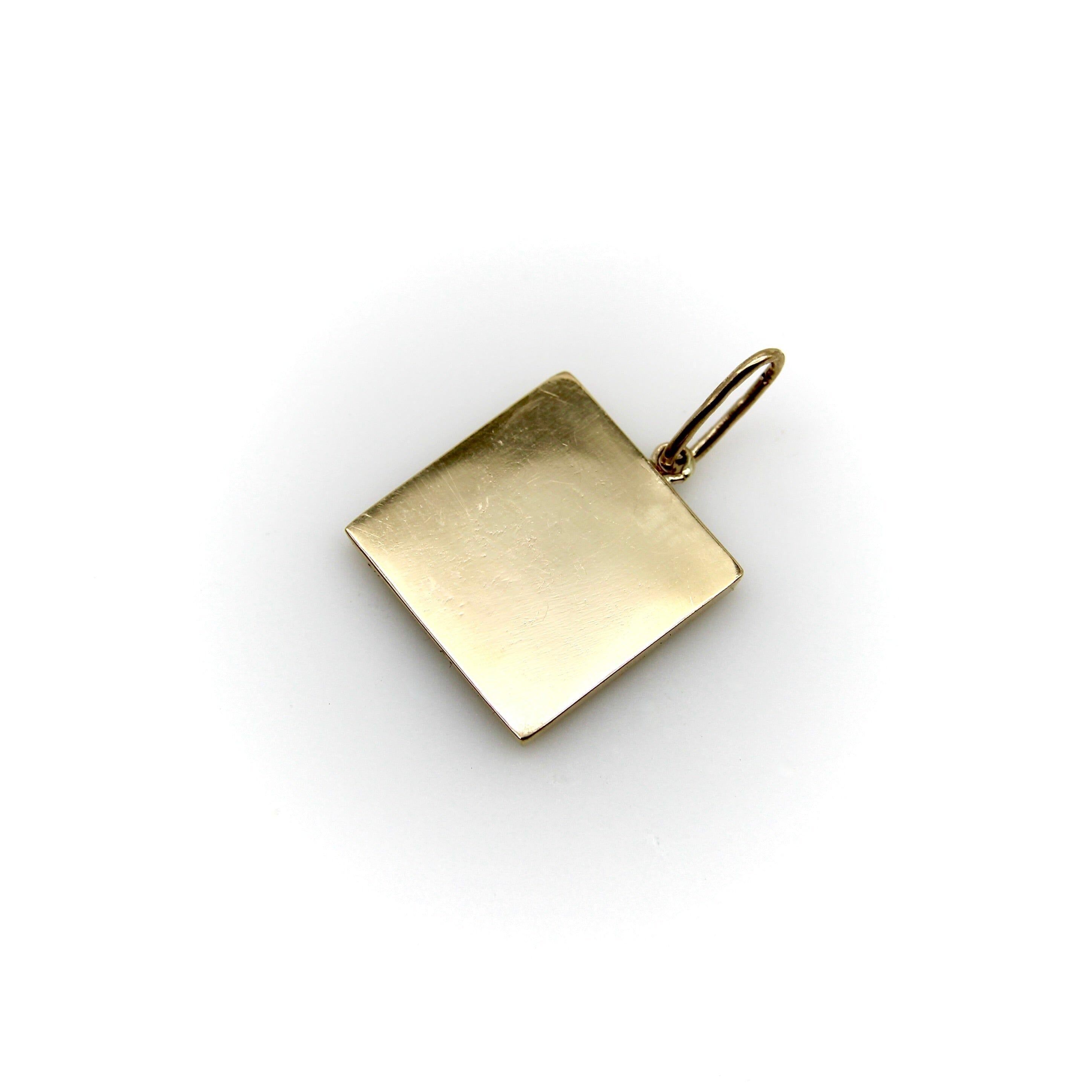 Pendentif ou breloque en or 14K avec hiéroglyphes égyptiens Revive en lingot carré Unisexe en vente