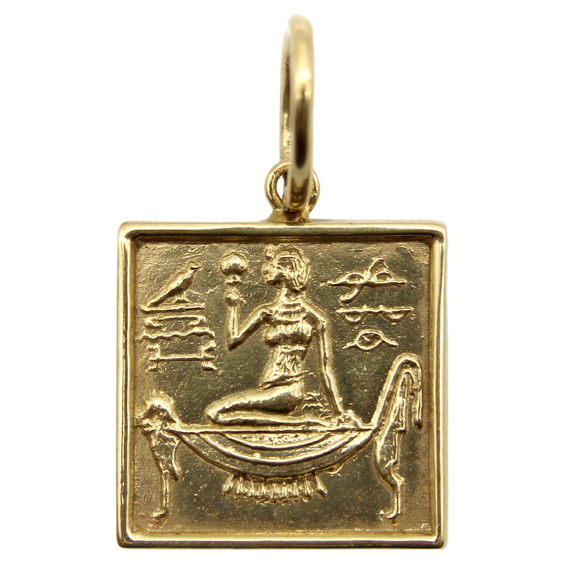 14K Gold Ägyptisches Revival Hieroglyph Quadratischer vergessener Charme oder Anhänger