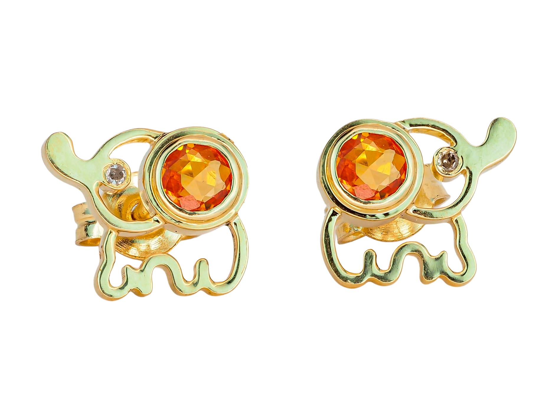 14k Gold Elephant Earrings Studs with Yellow Sapphires For Sale 3