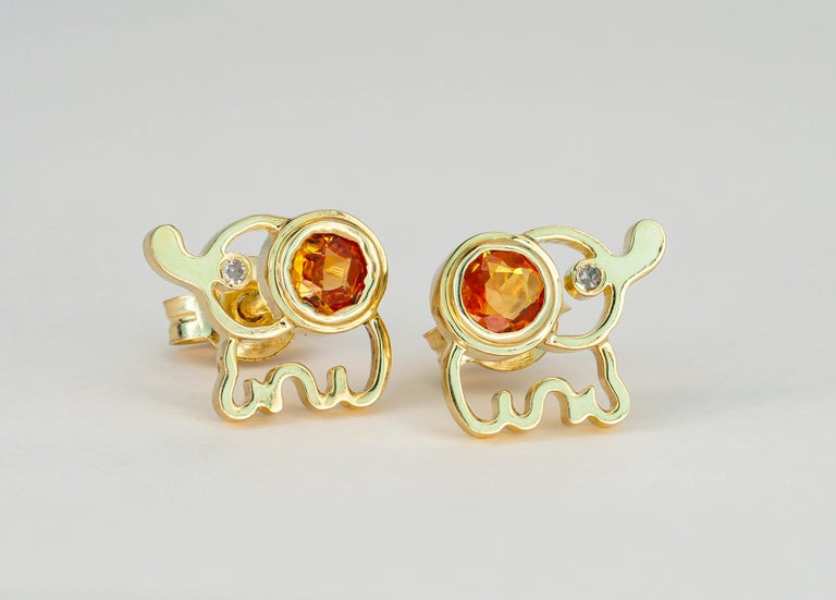 Round Cut 14k Gold Elephant Earrings Studs with Yellow Sapphires For Sale