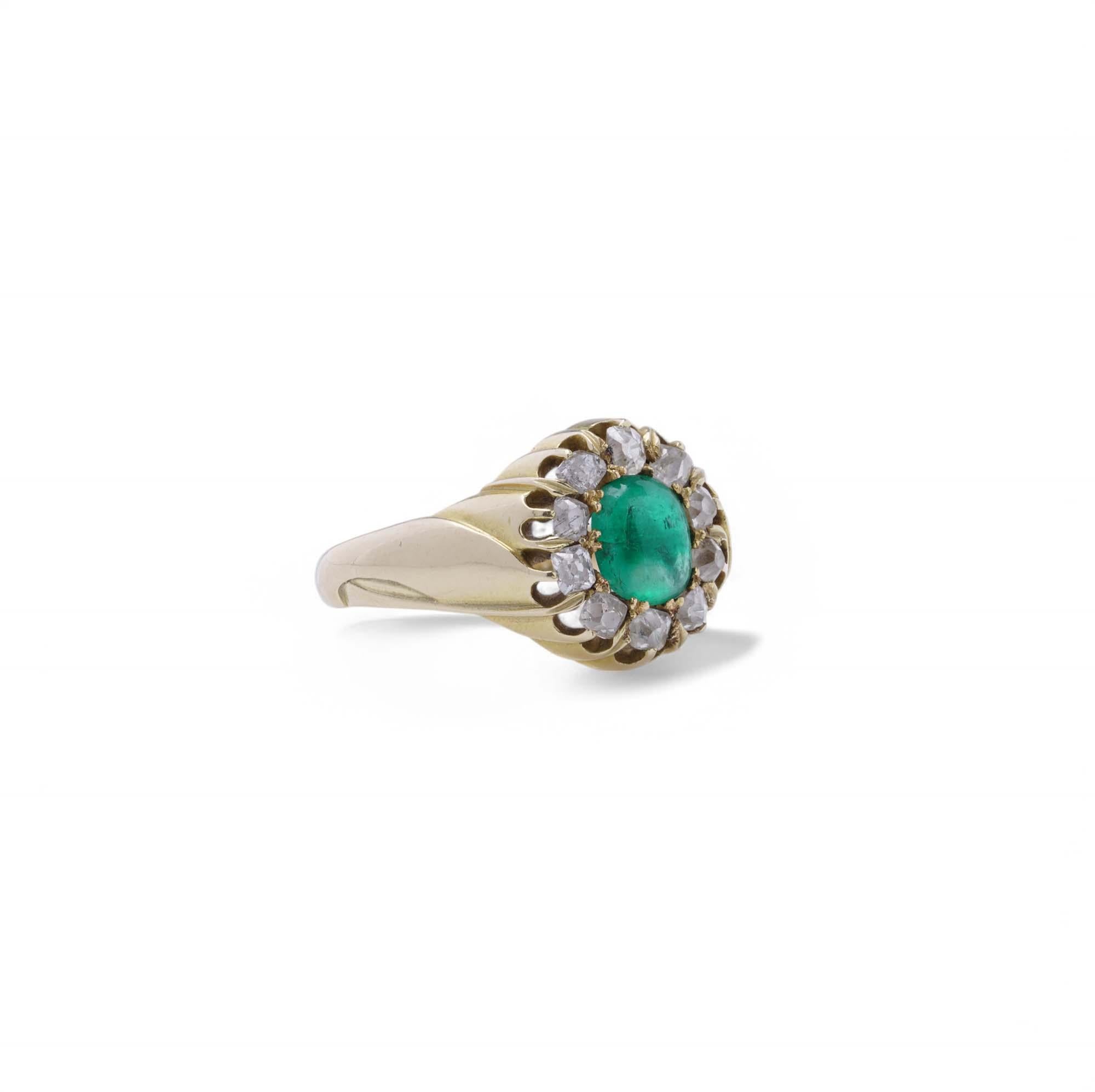 14K Gold Smaragd- und Diamant-Cluster-Ring (Ovalschliff) im Angebot
