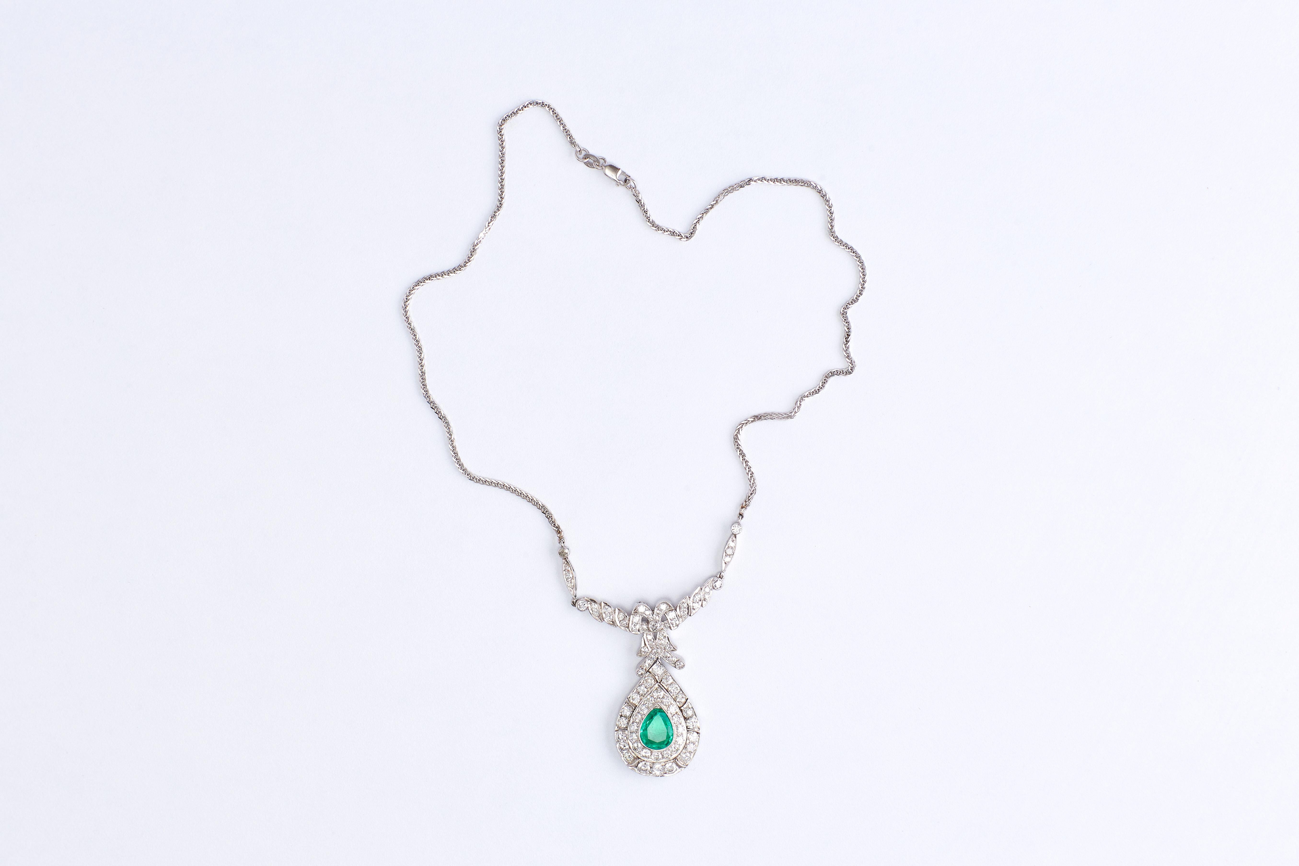 14k Gold Emerald and Diamonds Collier (Necklace)

Rememberable white gold necklace, set with 3.9 carat diamonds F VS1 and an amazing pear cut natural emerald of 1.5 carat.
Total Weight: 15.25 grams