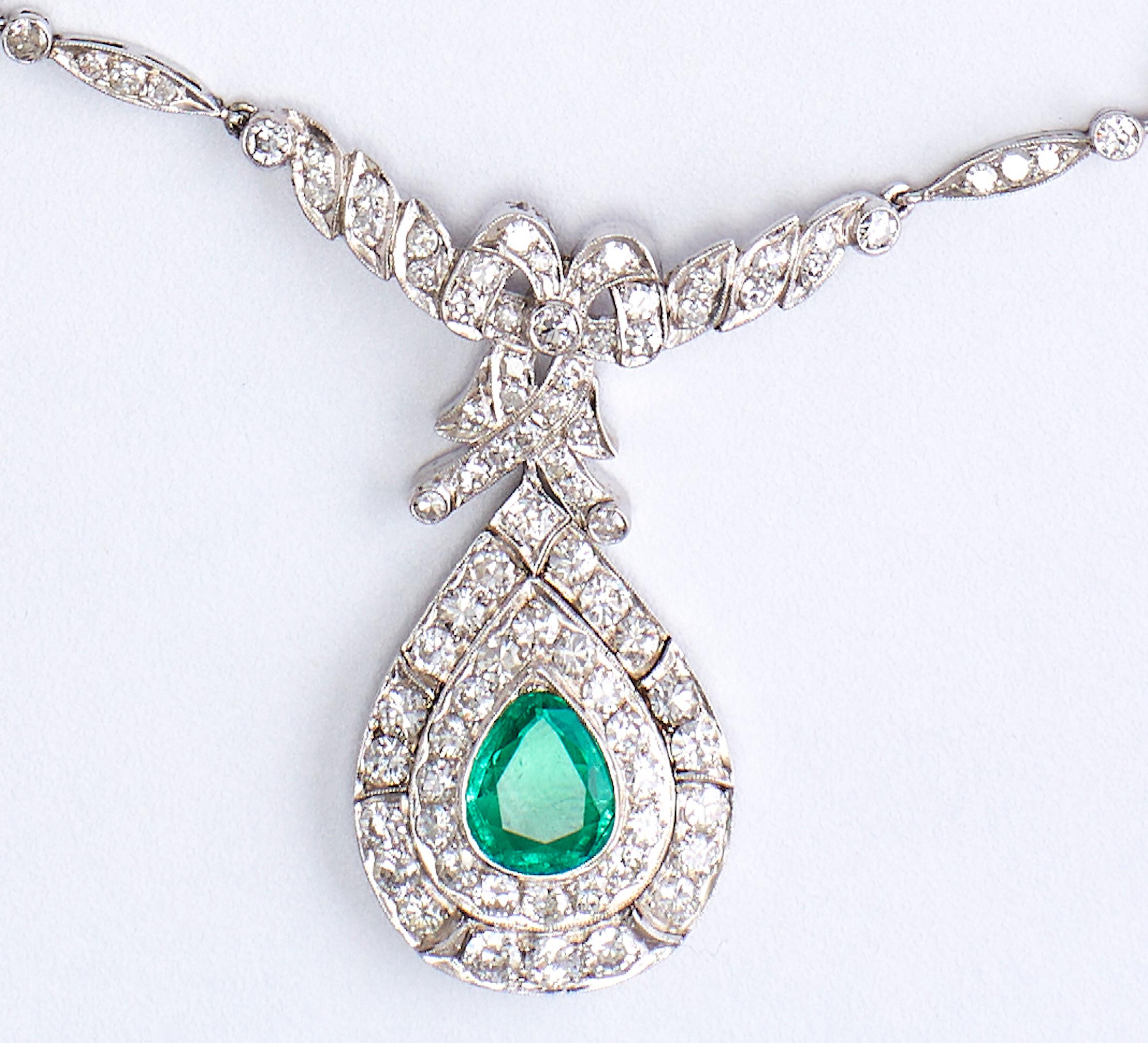 Pear Cut 14 Karat Gold Emerald and Diamonds Collier 'Necklace' For Sale