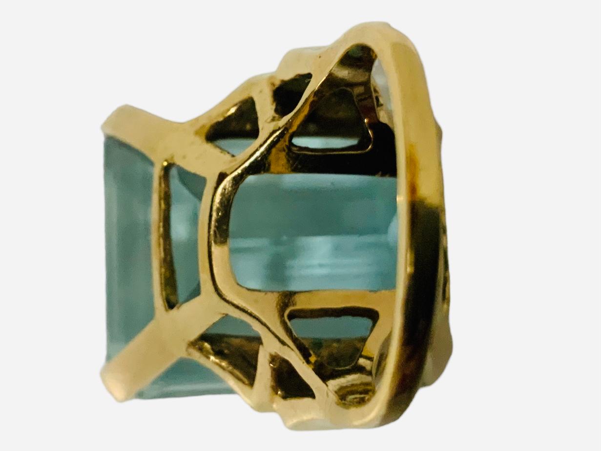 Modern 14K Gold Emerald Cut Aquamarine Cocktail Ring