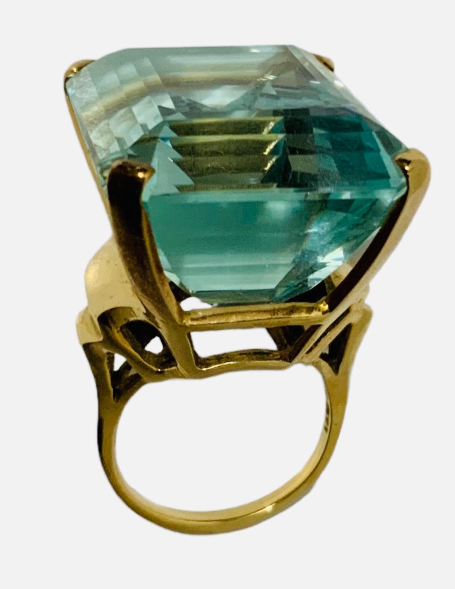 14K Gold Emerald Cut Aquamarine Cocktail Ring For Sale 1