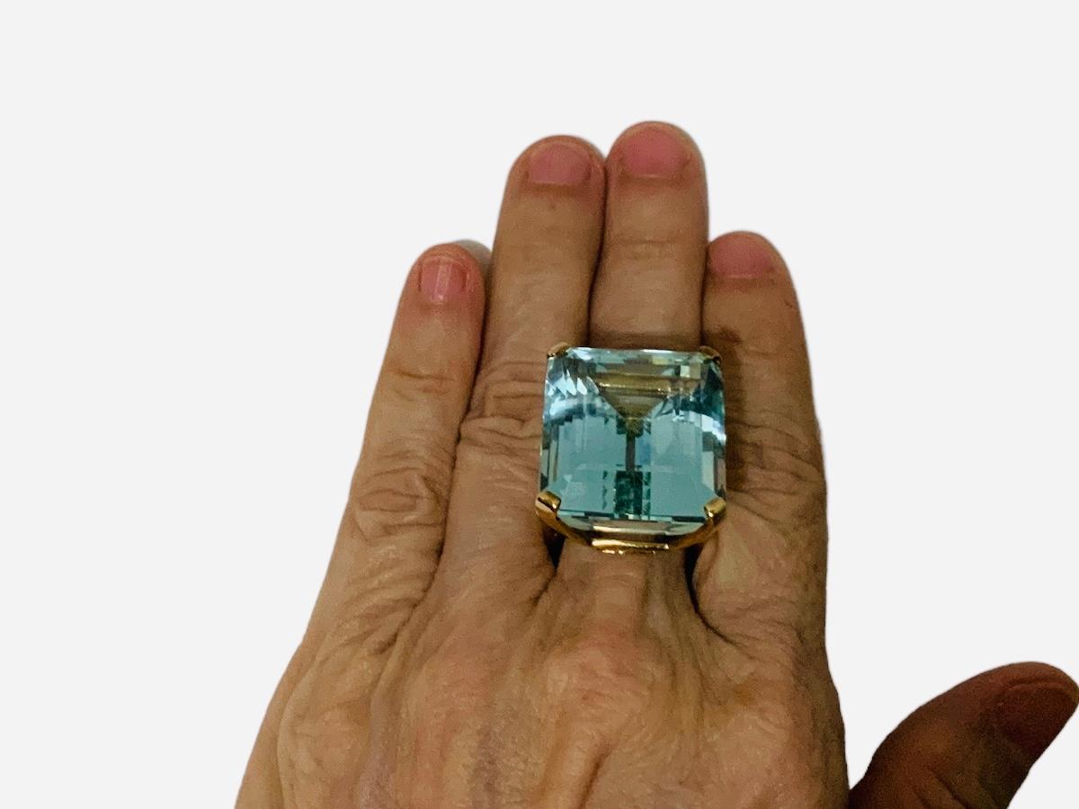 14K Gold Emerald Cut Aquamarine Cocktail Ring For Sale 4