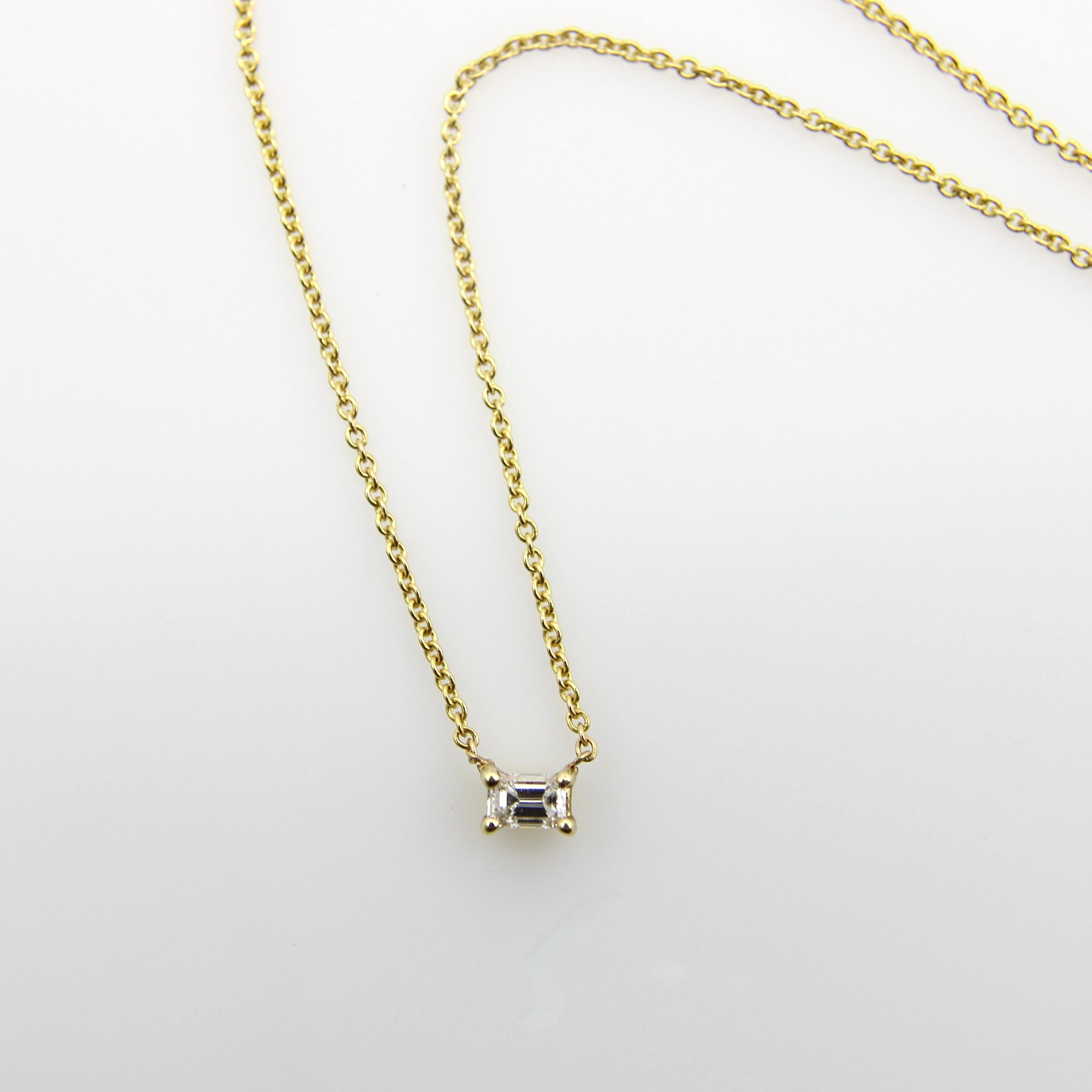 14K Gold Emerald Cut Diamond Necklace In Good Condition For Sale In Venice, CA