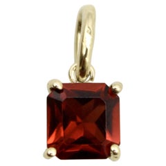 Pendentif en or 14K grenat tanzanien taille émeraude