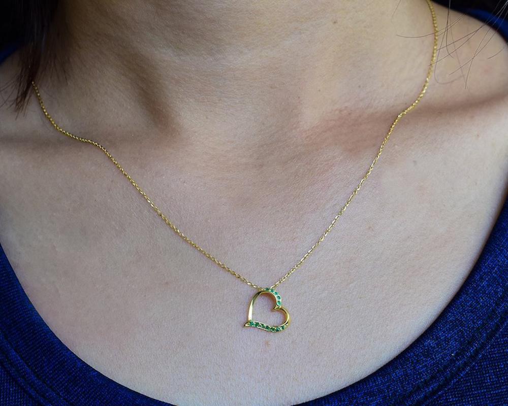 minimalist heart necklace