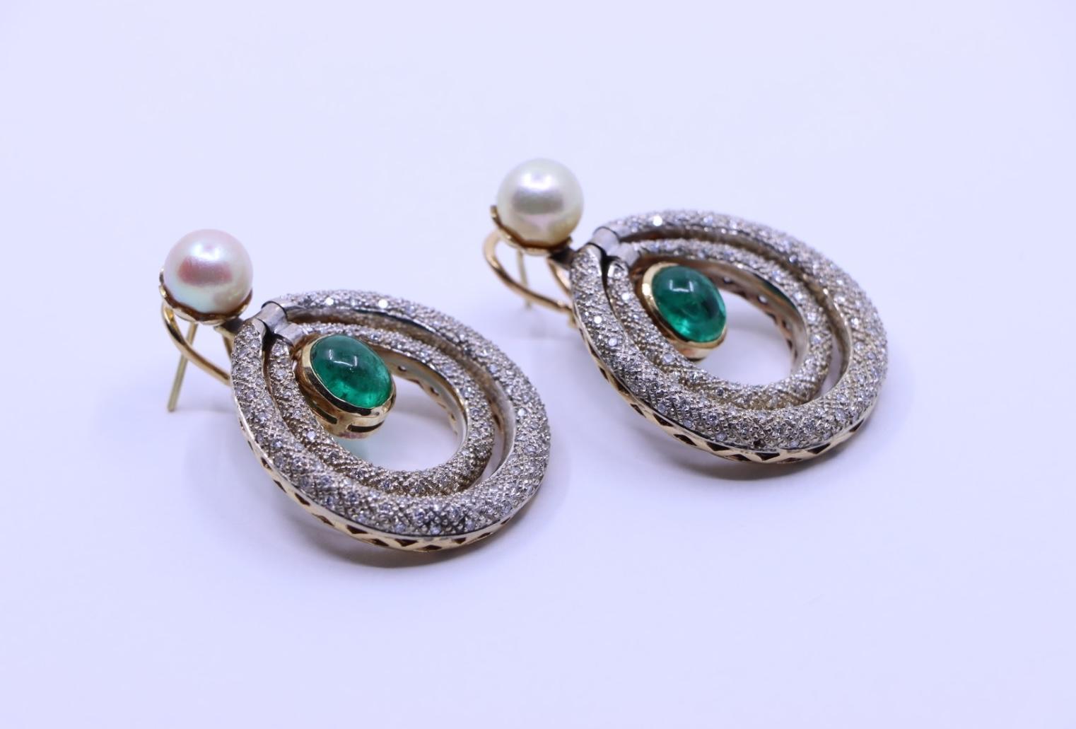 14K Gold Emerald Pearl Diamonds Earrings In Good Condition For Sale In Flushing, NY
