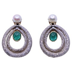 Ohrringe aus 14 Karat Gold mit Smaragd, Perlen und Diamanten