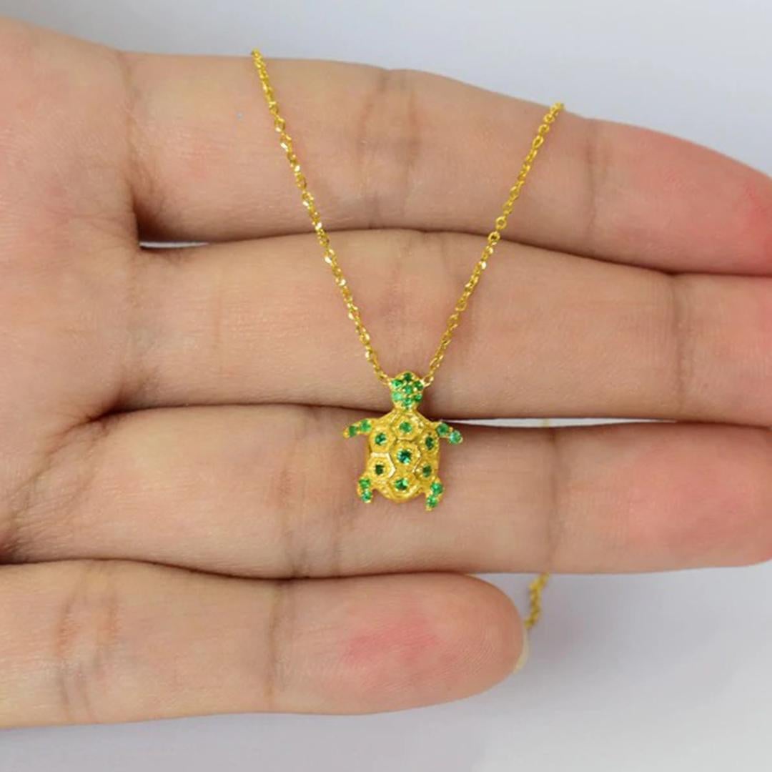 Round Cut 14k Gold Emerald Turtle Necklace Birthstone Gift For Sale