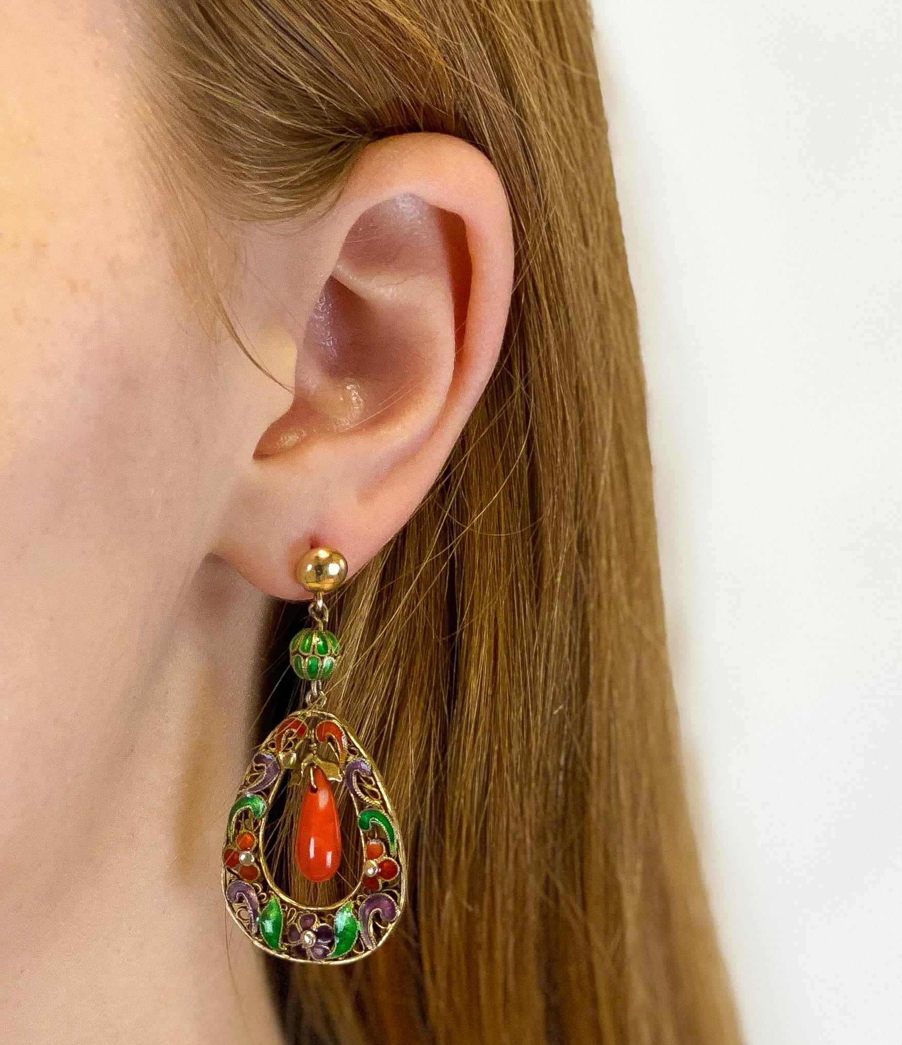 14K Gold Enamel & Coral Earrings In New Condition For Sale In Carlsbad, CA